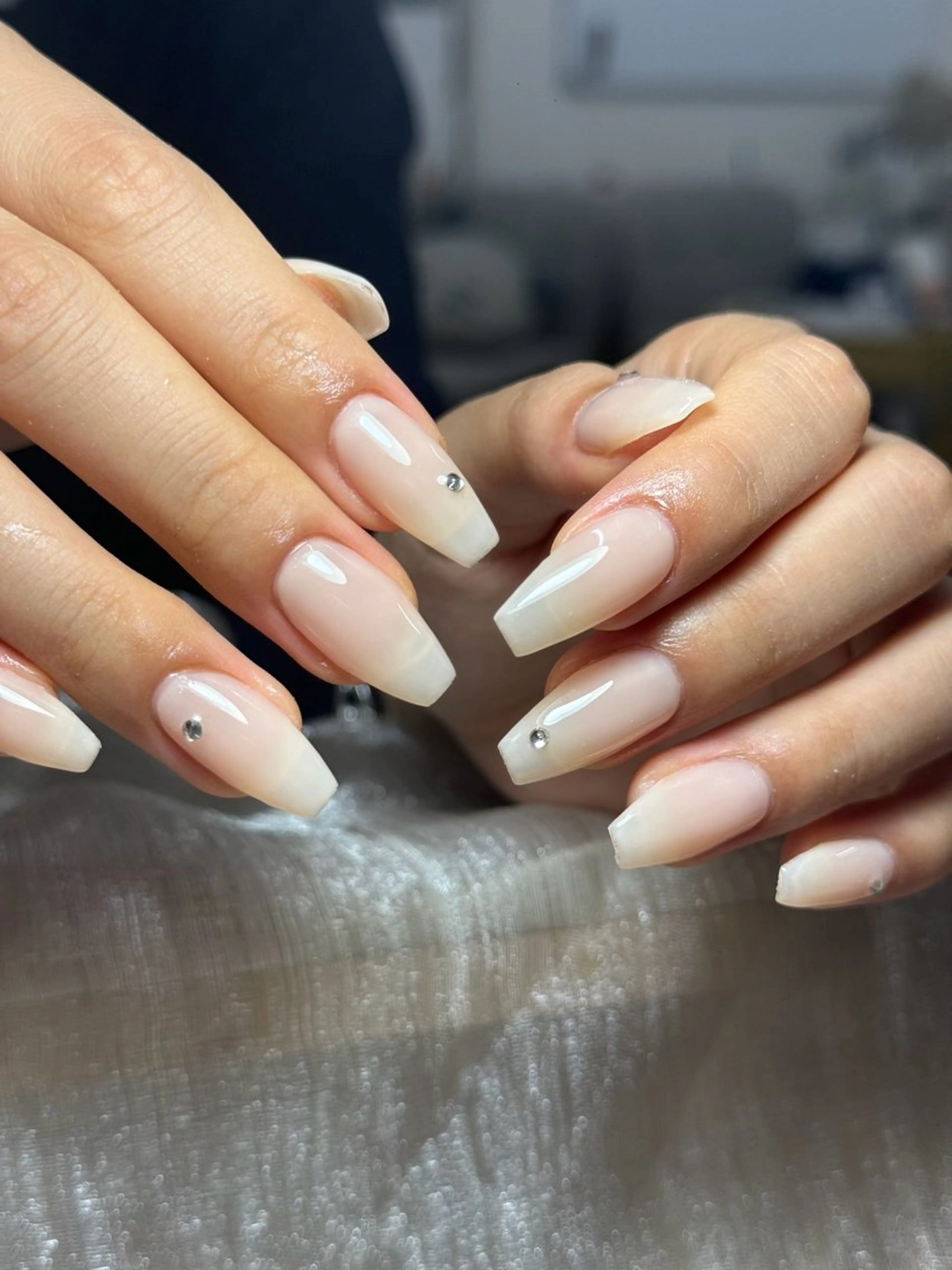 ネイル オーロラネイル ブルー チークネイル フットネイル フレンチネイル ハンドネイル Ema 大塚のネイルデザイン