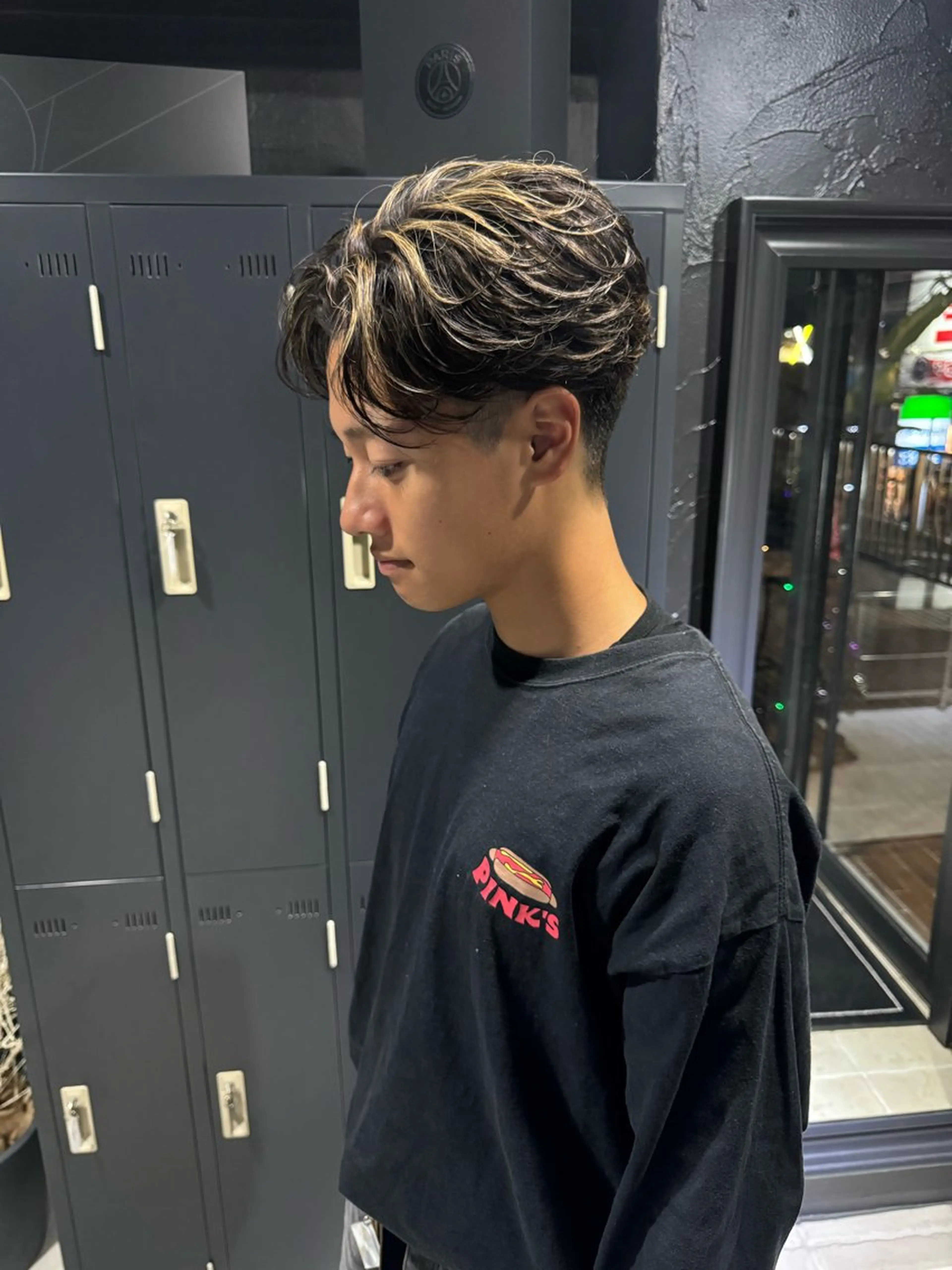 ショート カラー メンズ フェザーパーマ メンズハイライト メンズパーマ ダブルカラー ハイライトカラー カット ヘアカラー トリートメント ヘアセット メンズ専門 美容師✨ アメ村 堀江颯瑛のヘアスタイル