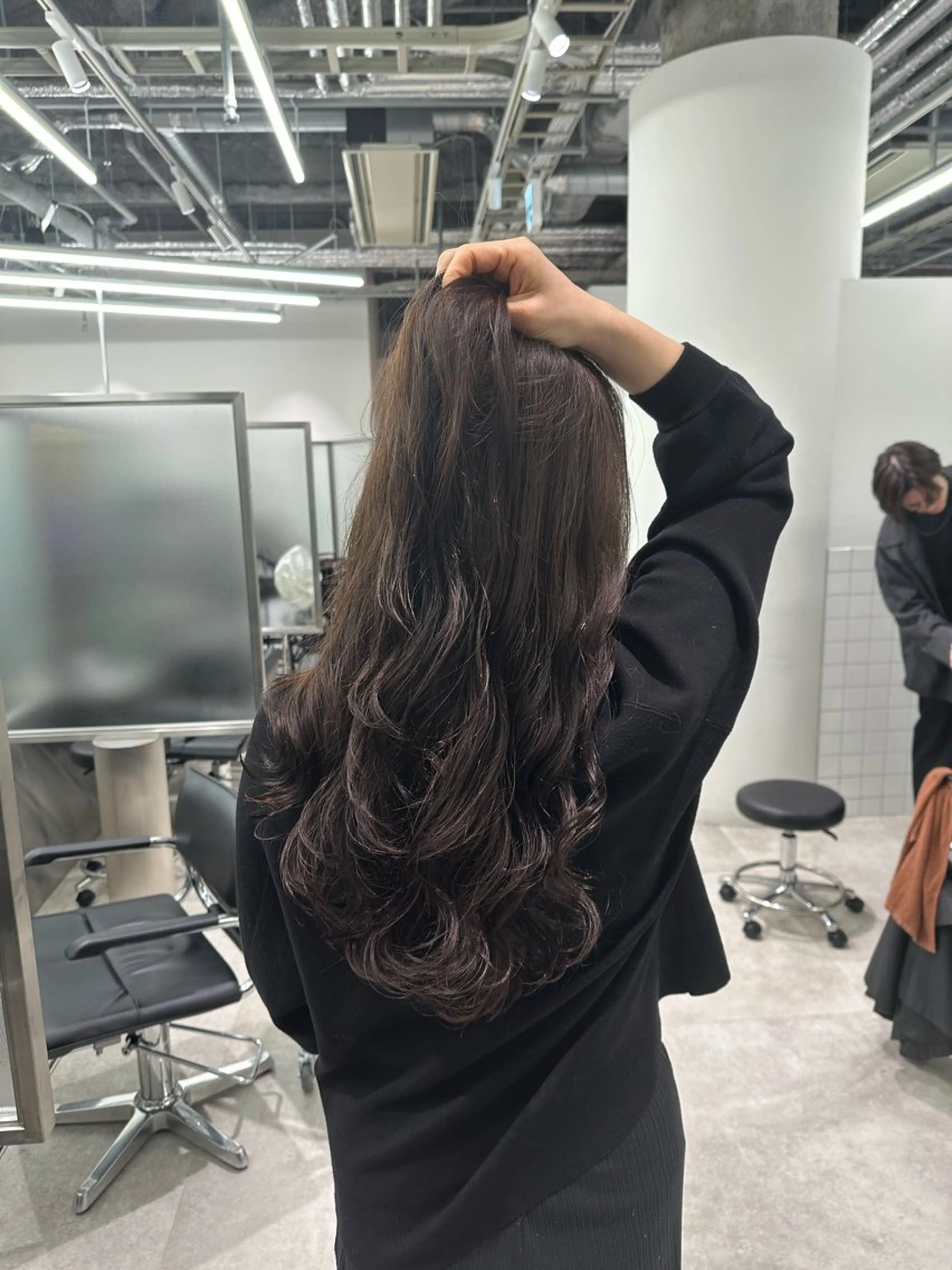 ロング パーマ カット パーマ トリートメント ARMONY大阪店 コテ巻き風パーマのヘアスタイル