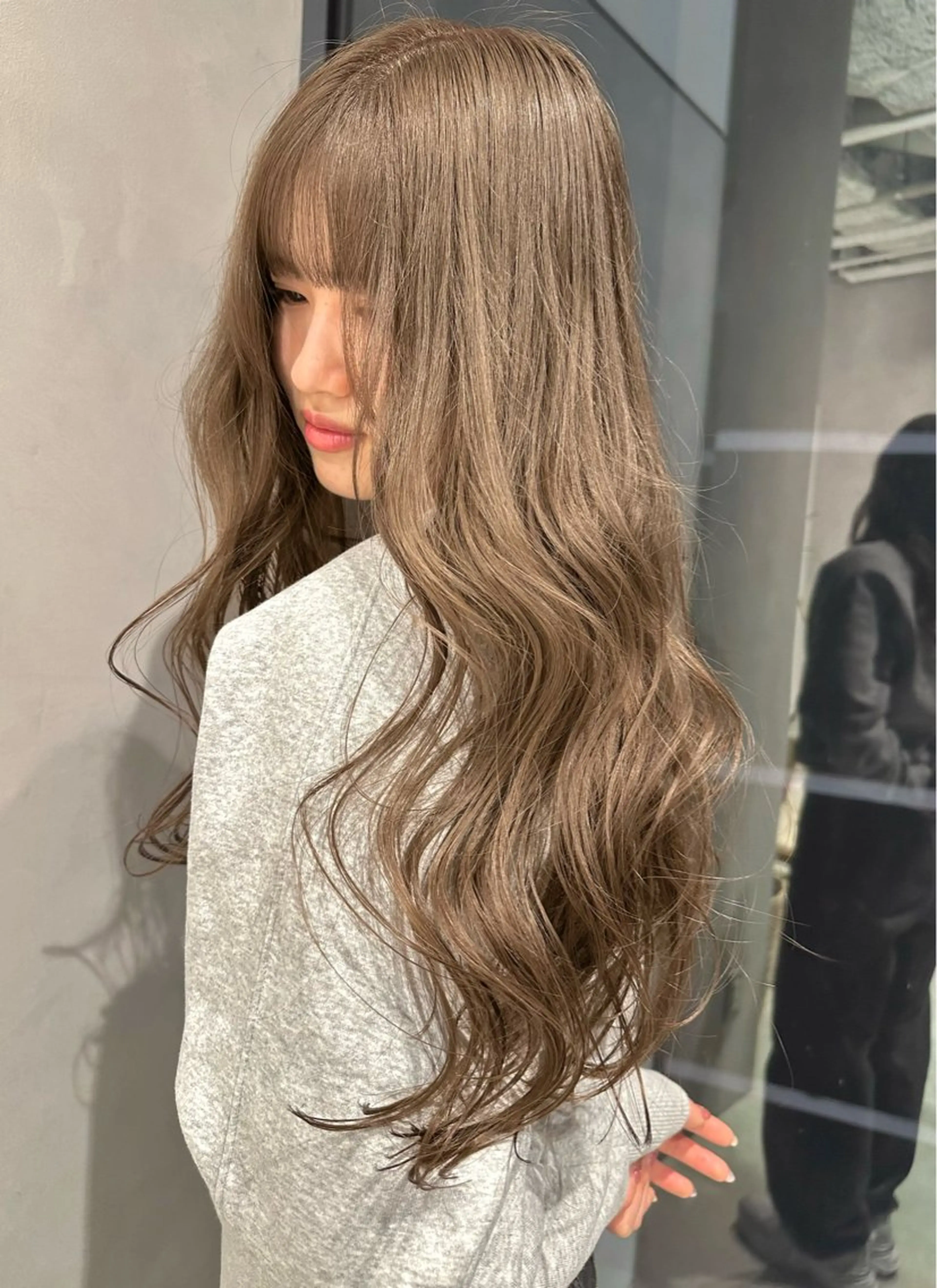 ロング カラー ブリーチ グレージュ ミルクティーグレージュ カット ヘアカラー トリートメント 可愛いベージュ作る 美容師/あかね🧸のヘアスタイル