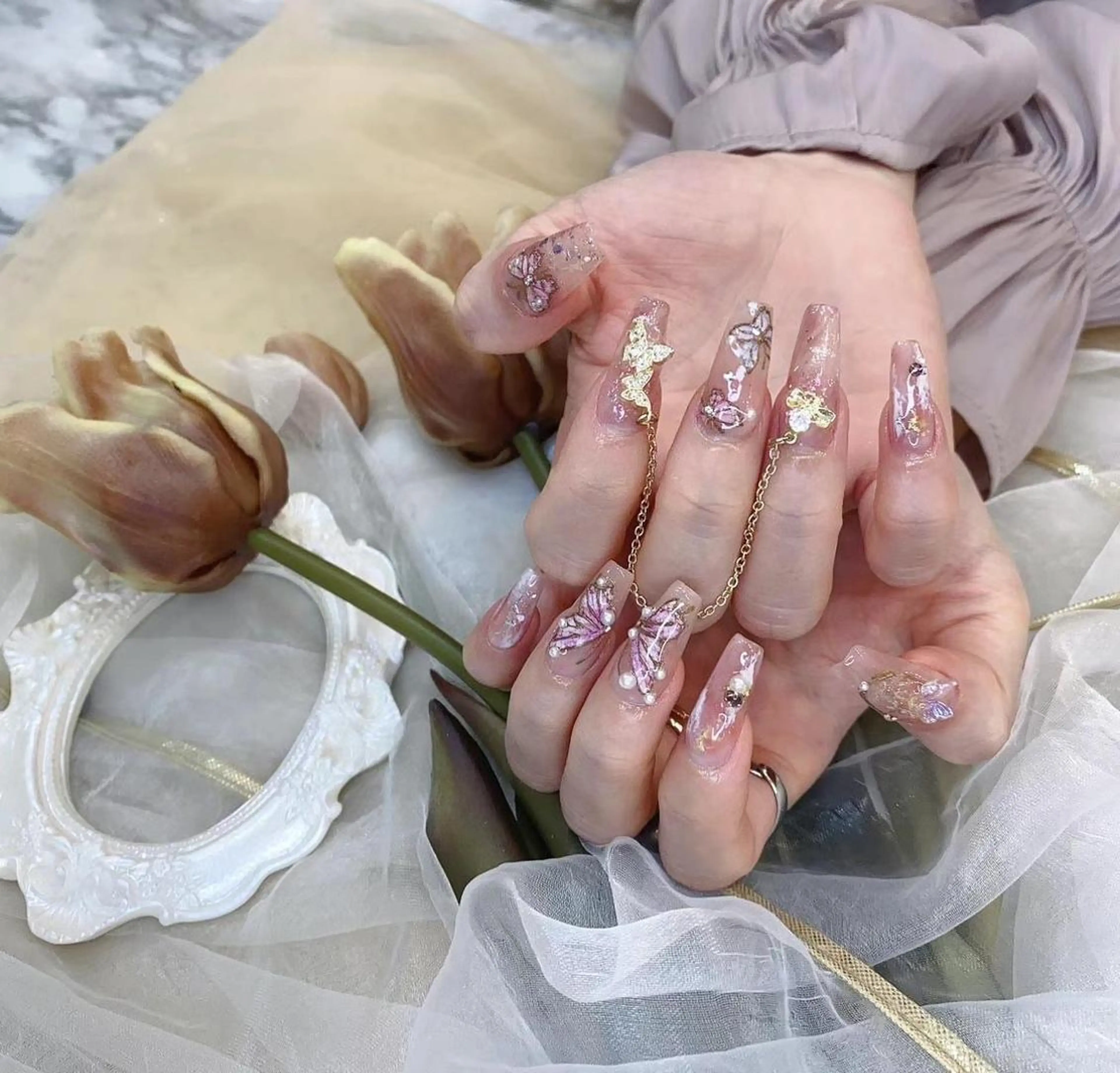 ネイル オーロラネイル ゴールド ピンク リボン Babarla nailのネイルデザイン