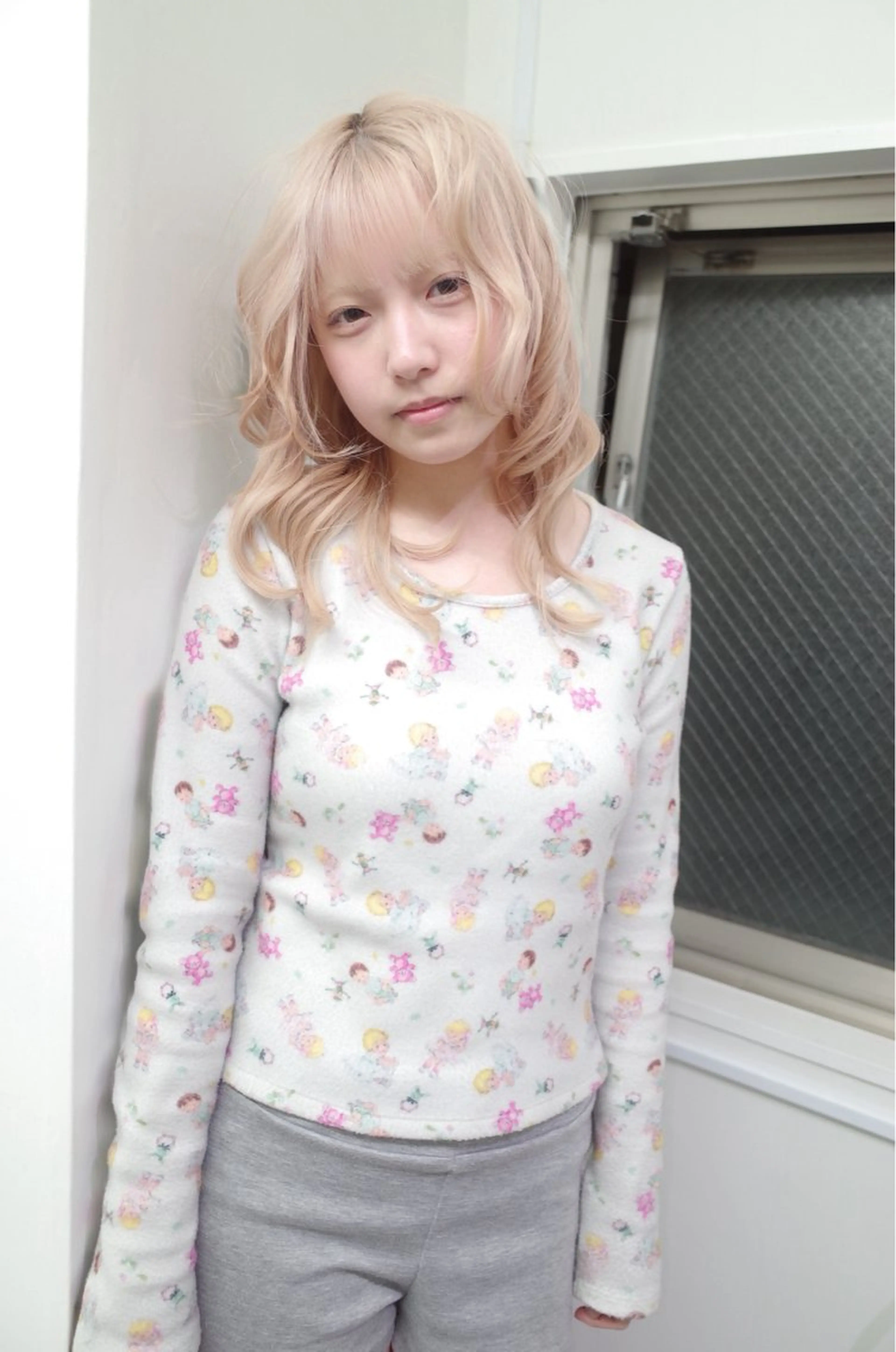 ミディアム ハッシュカット レイヤーカット IDE AYANEのヘアスタイル