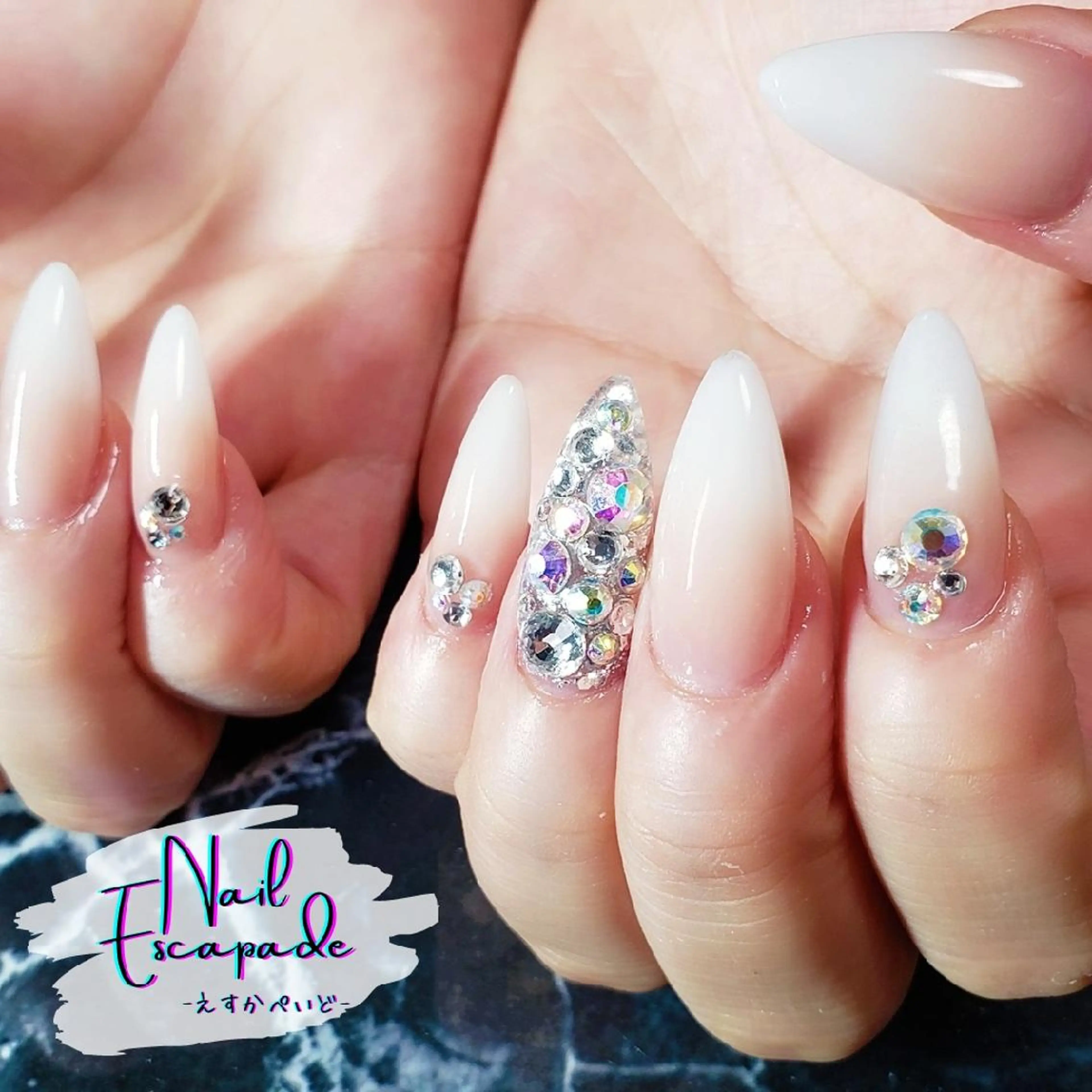 ミディアム ネイル ハンドネイル クロキ 。のネイルデザイン