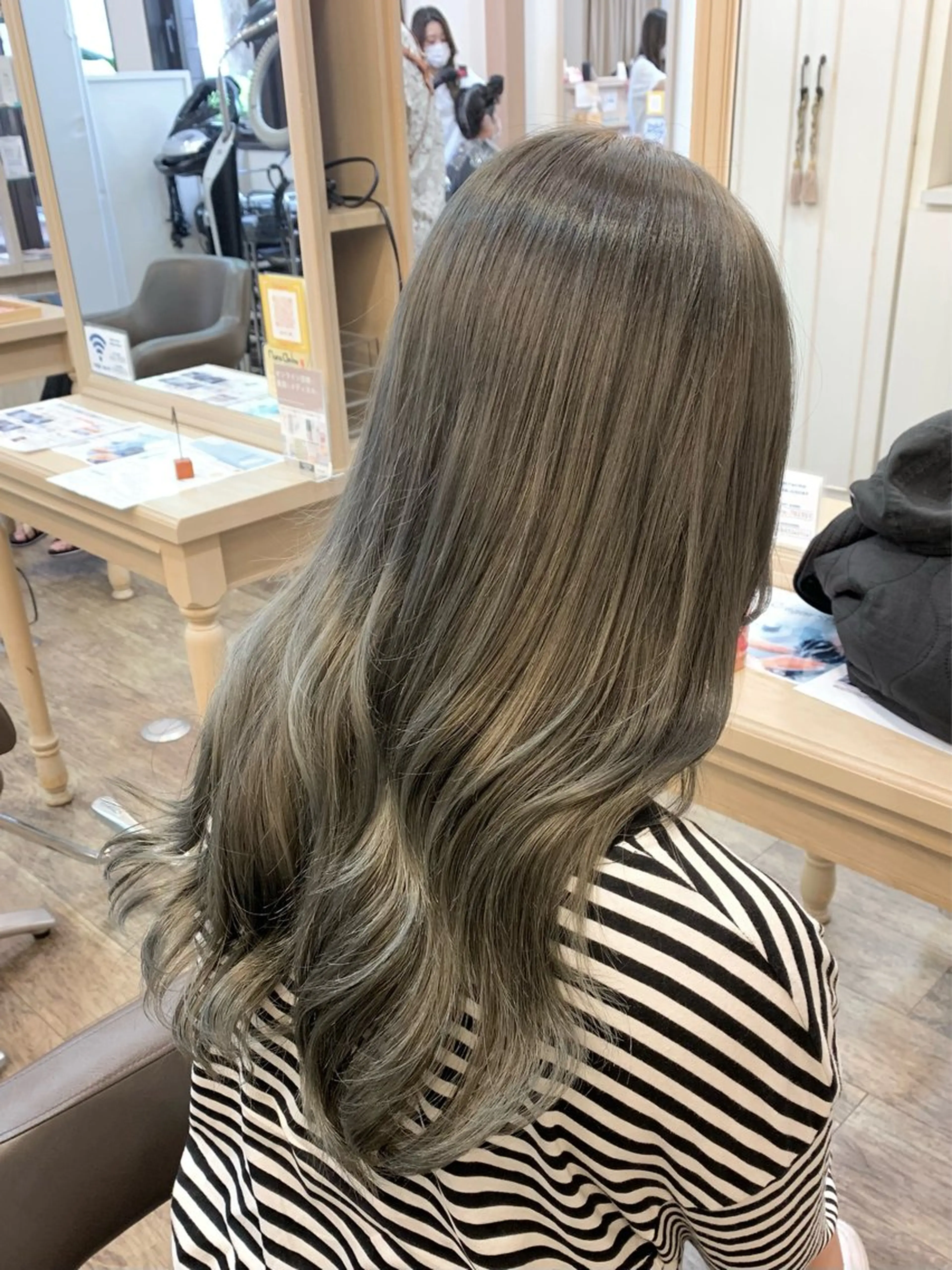 ロング ヘアカラー 福原遼華/小顔ショー ト/髪質改善のヘアスタイル