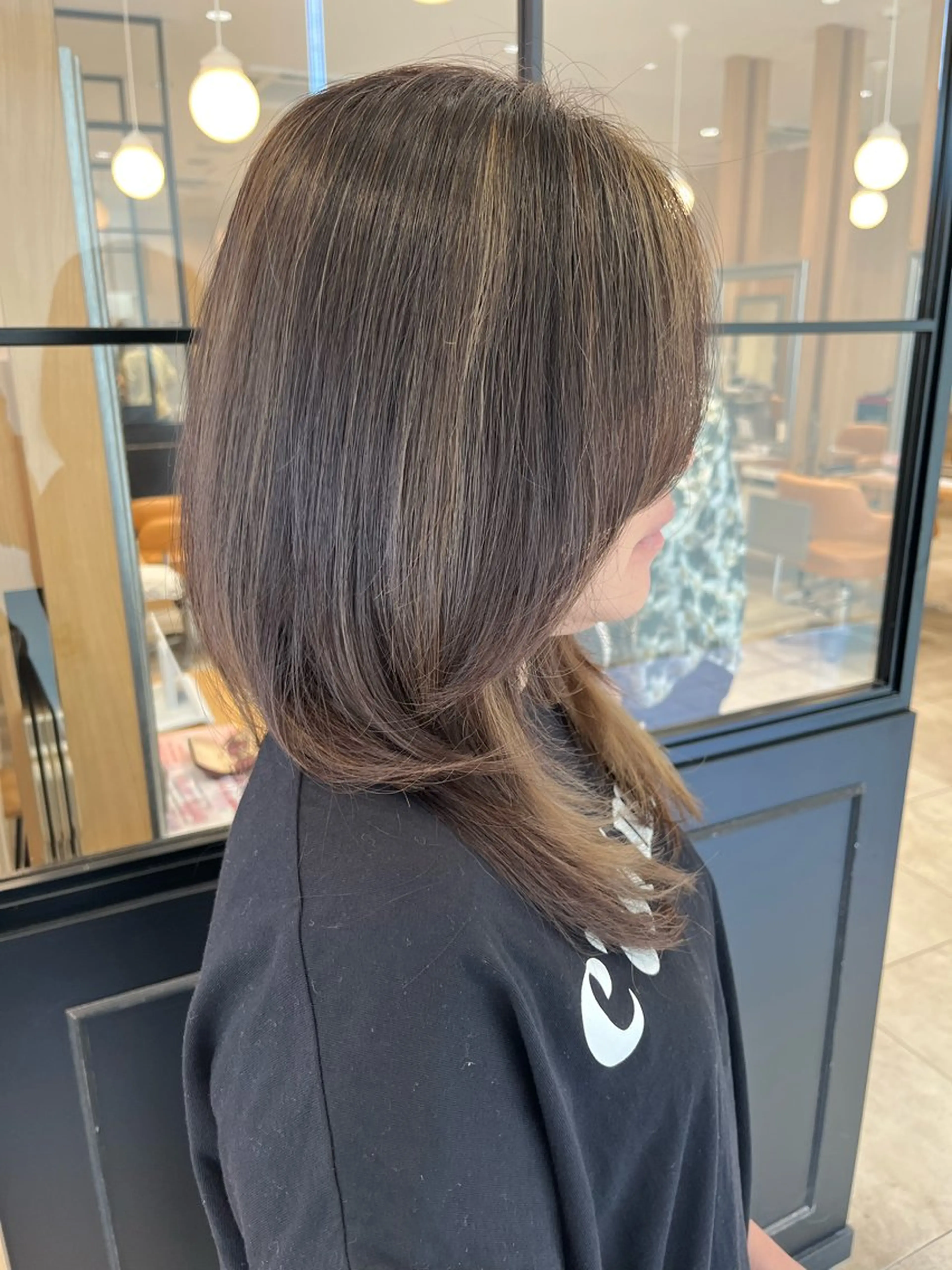 セミロング カラー ハイライトカラー インナーカラー ハイライト レイヤーカット ラブーケ中川中島店 クラタチカコのヘアスタイル