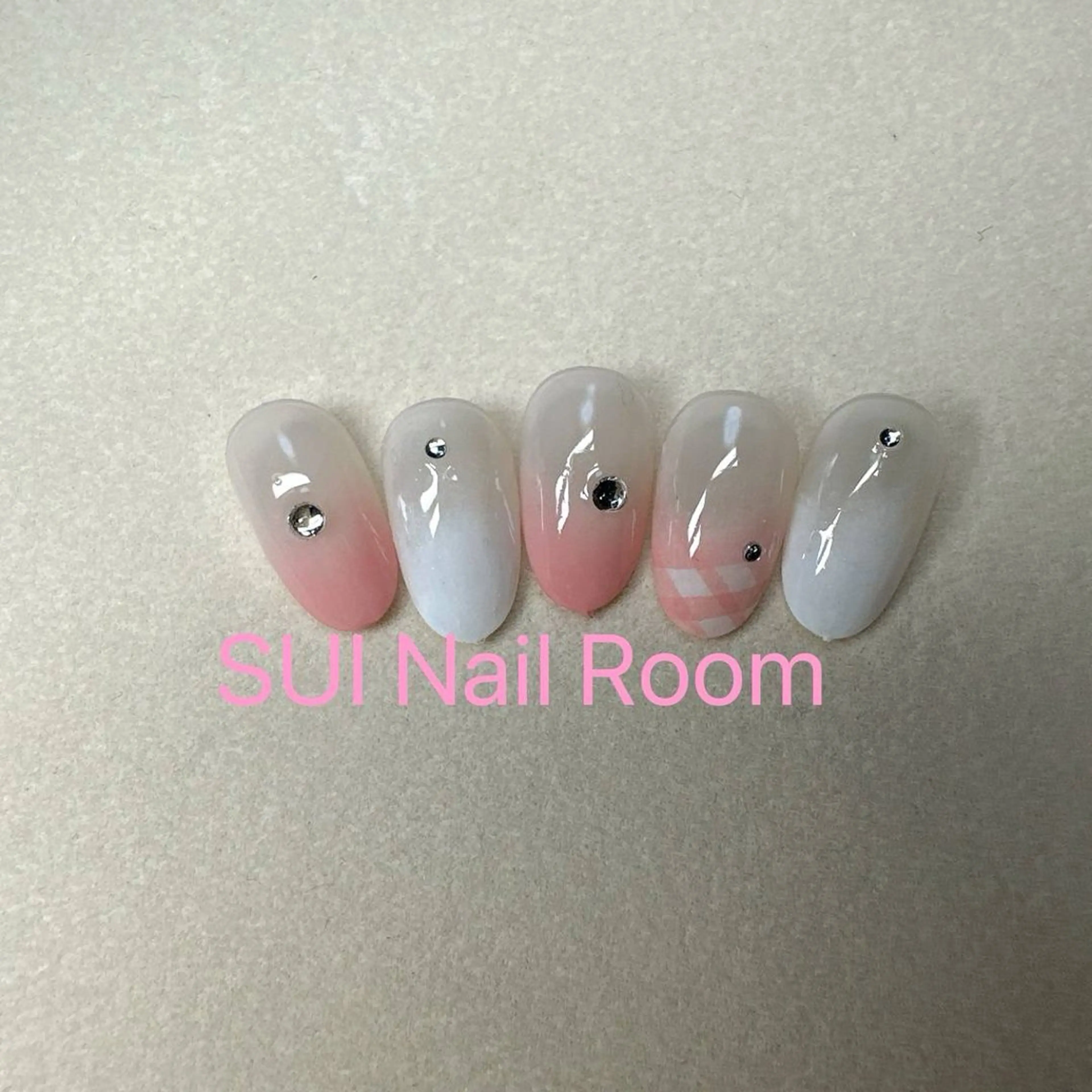 ネイル ハンドネイル SUI Nail Roomのネイルデザイン