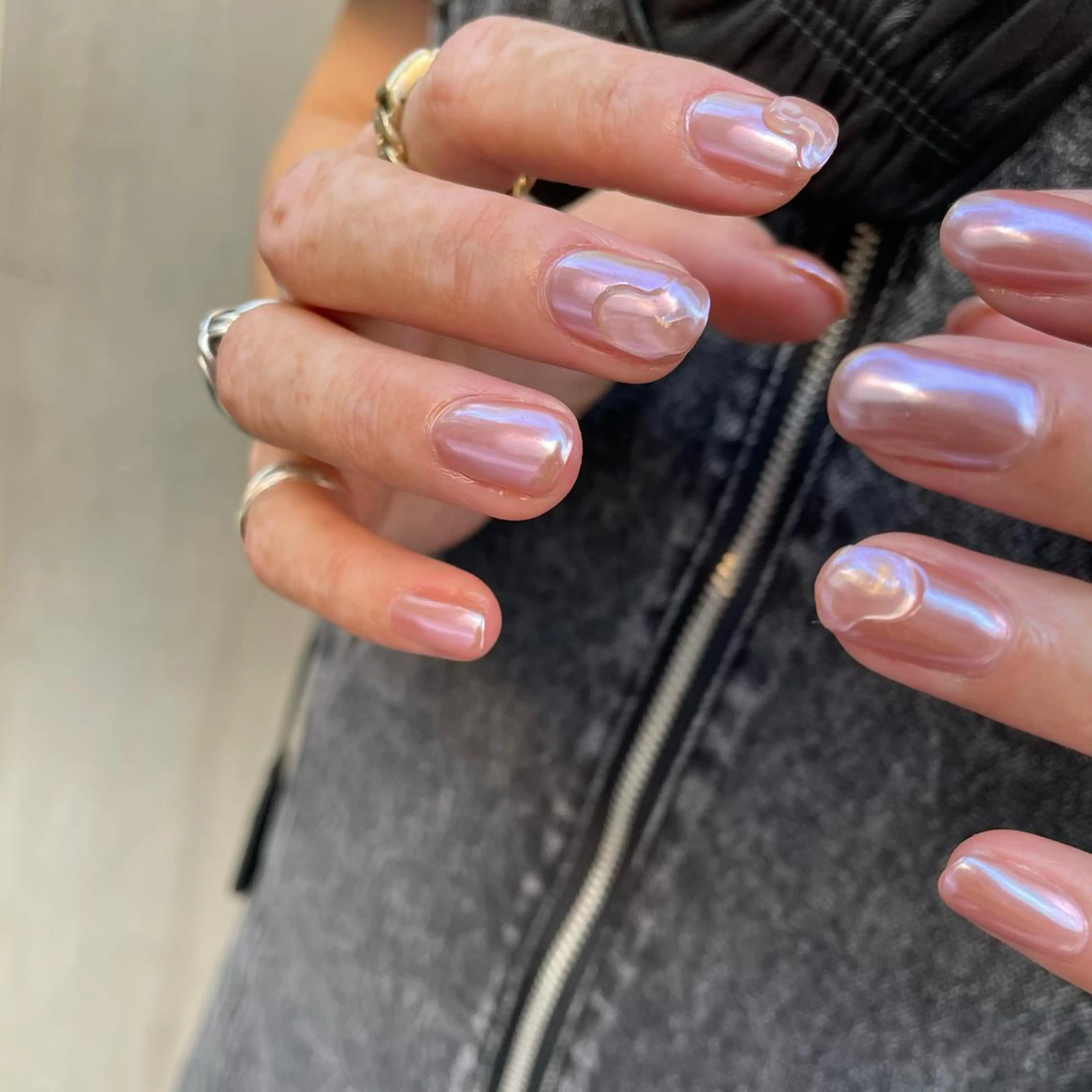 ネイル オーロラネイル ぷっくりネイル 春ネイル ハンドネイル new.ed/ staffのネイルデザイン