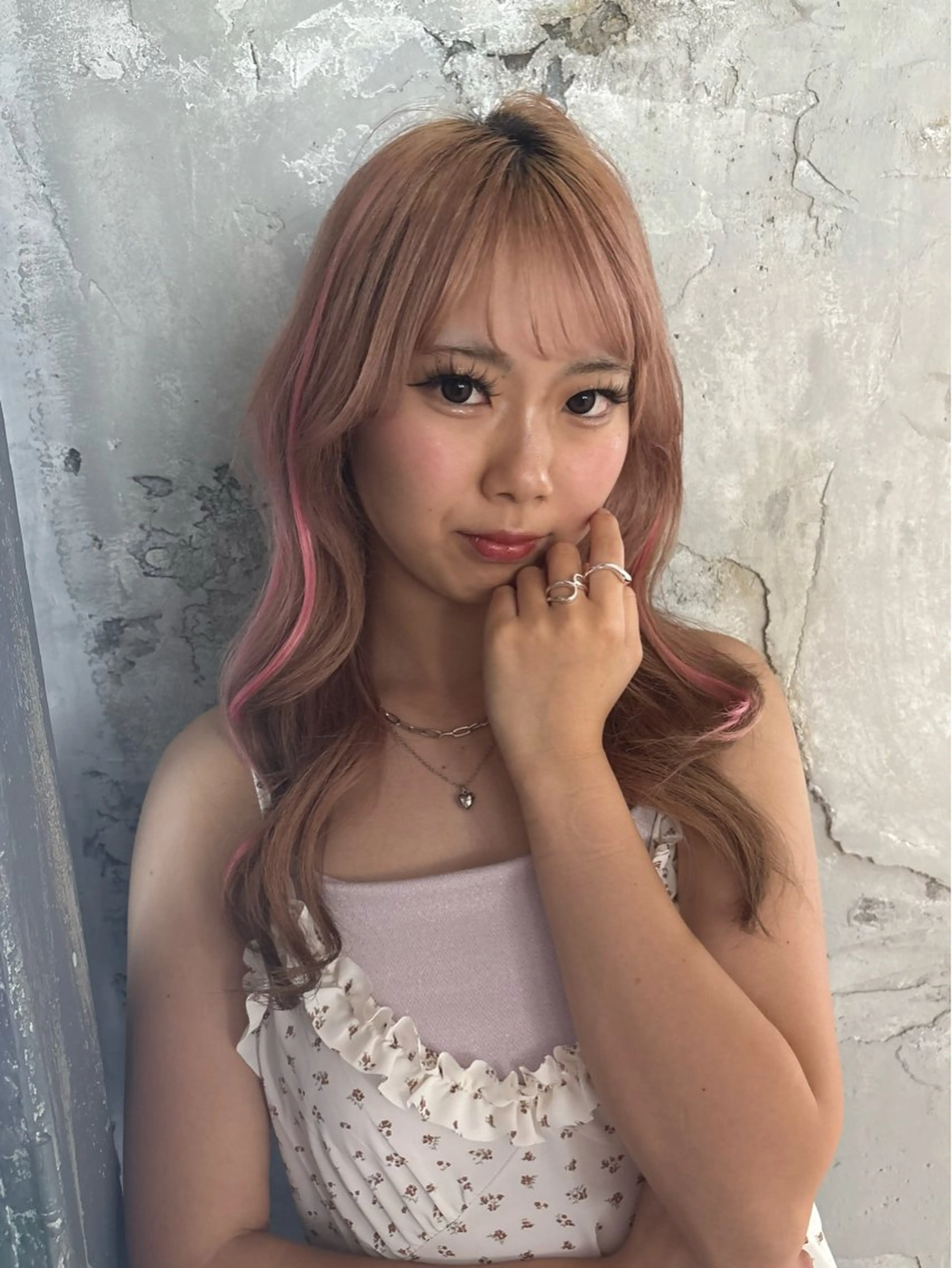 ロング カラー シールエクステ ハイトーンカラー エクステ カット ヘアカラー エクステ ハイトーンカラー シールエクステのヘアスタイル