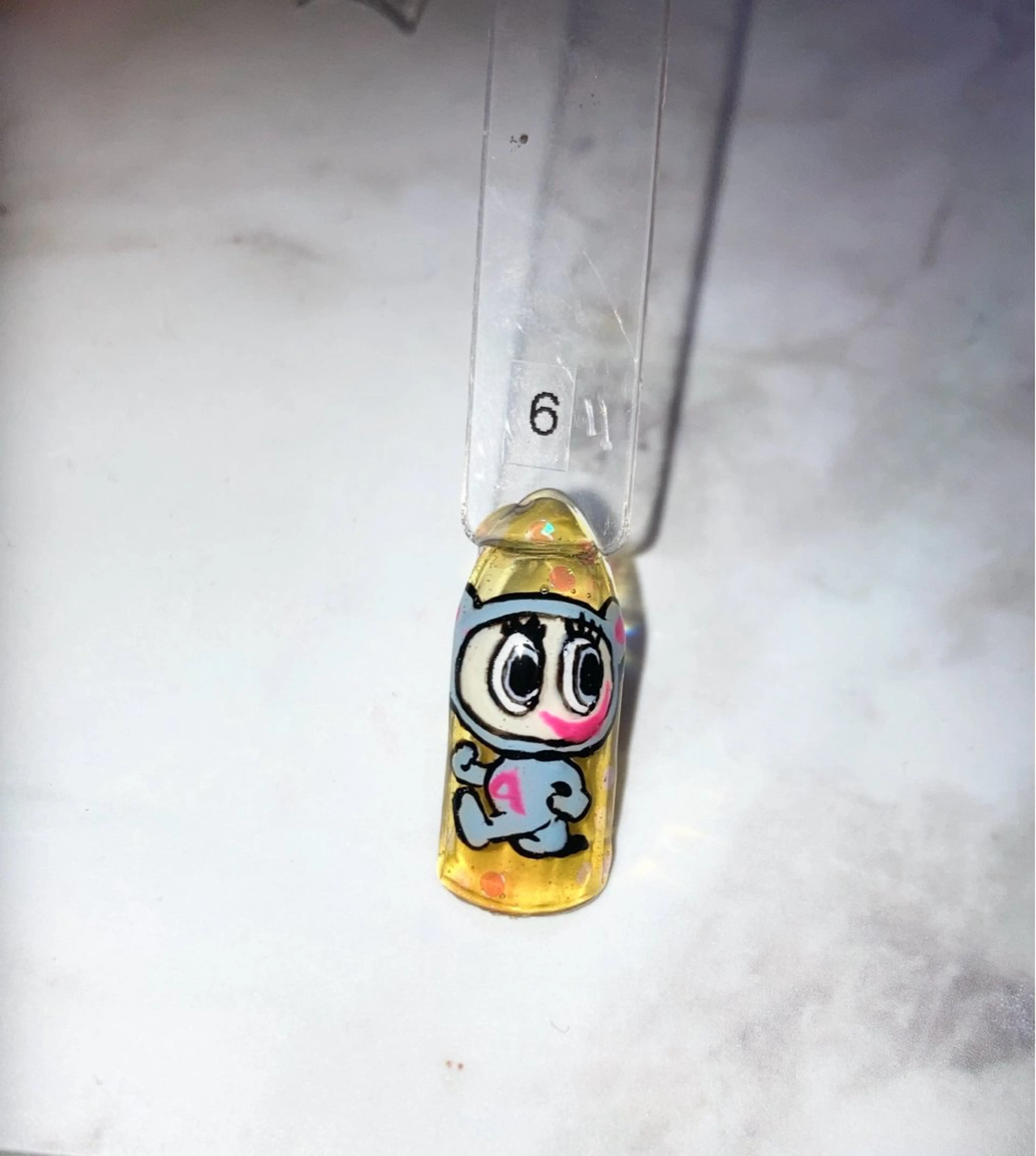 セミロング ハンドネイル RISA nail gleeのネイルデザイン