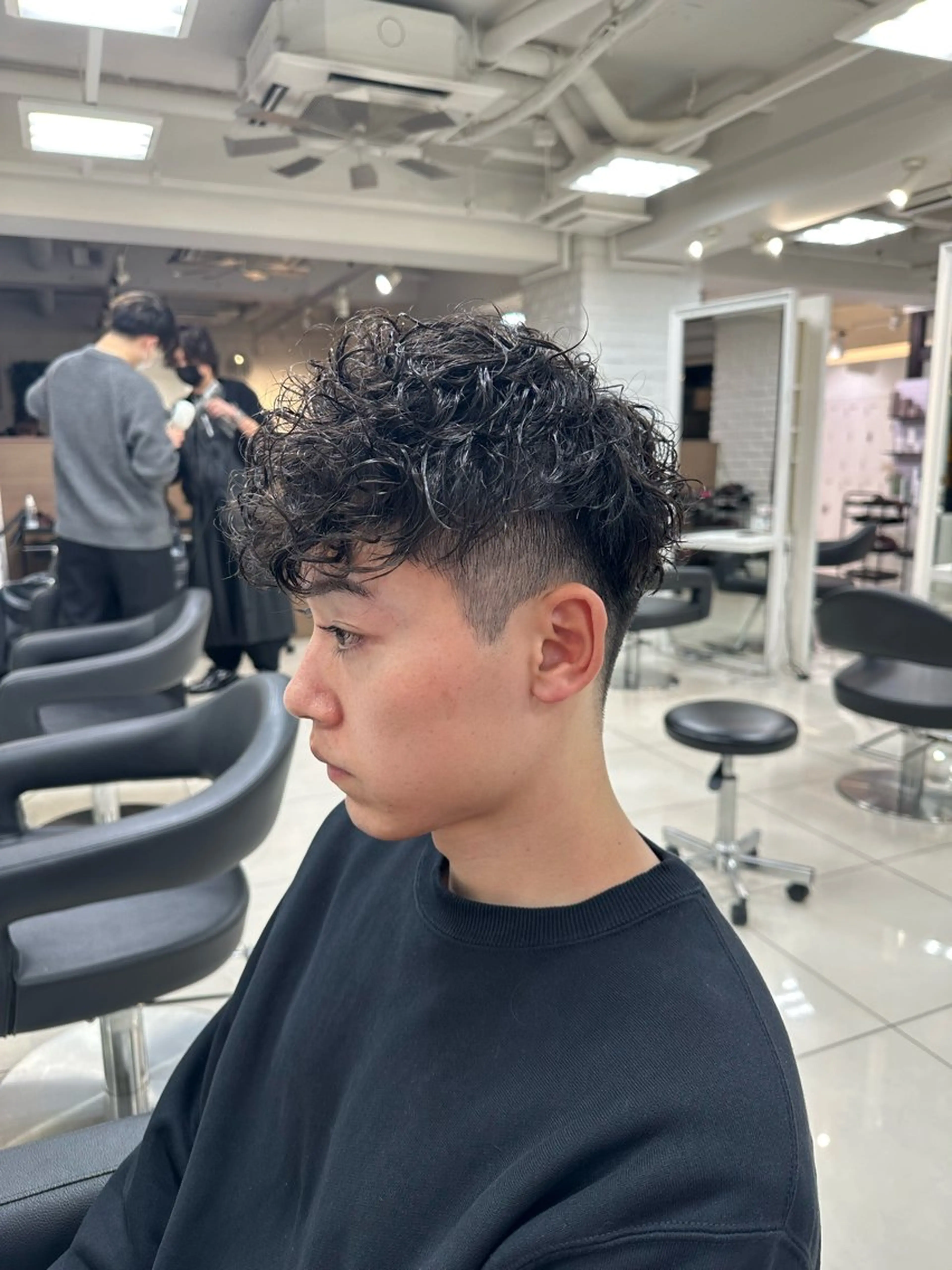 ショート パーマ メンズ スペインカール カット パーマ トリートメント フェザーパーマ職人 🪶ryosukeのヘアスタイル