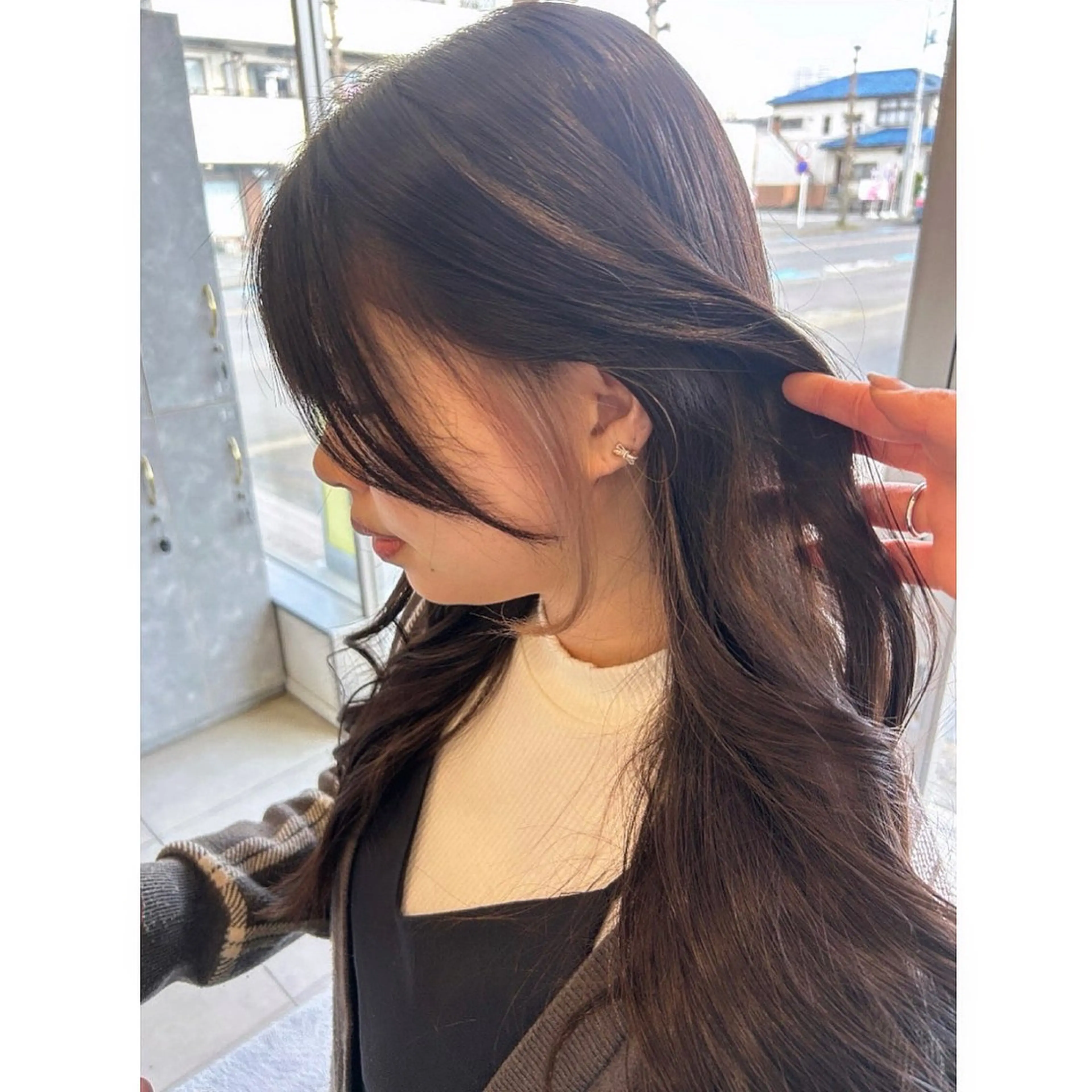 カラー 根本 美咲のヘアスタイル