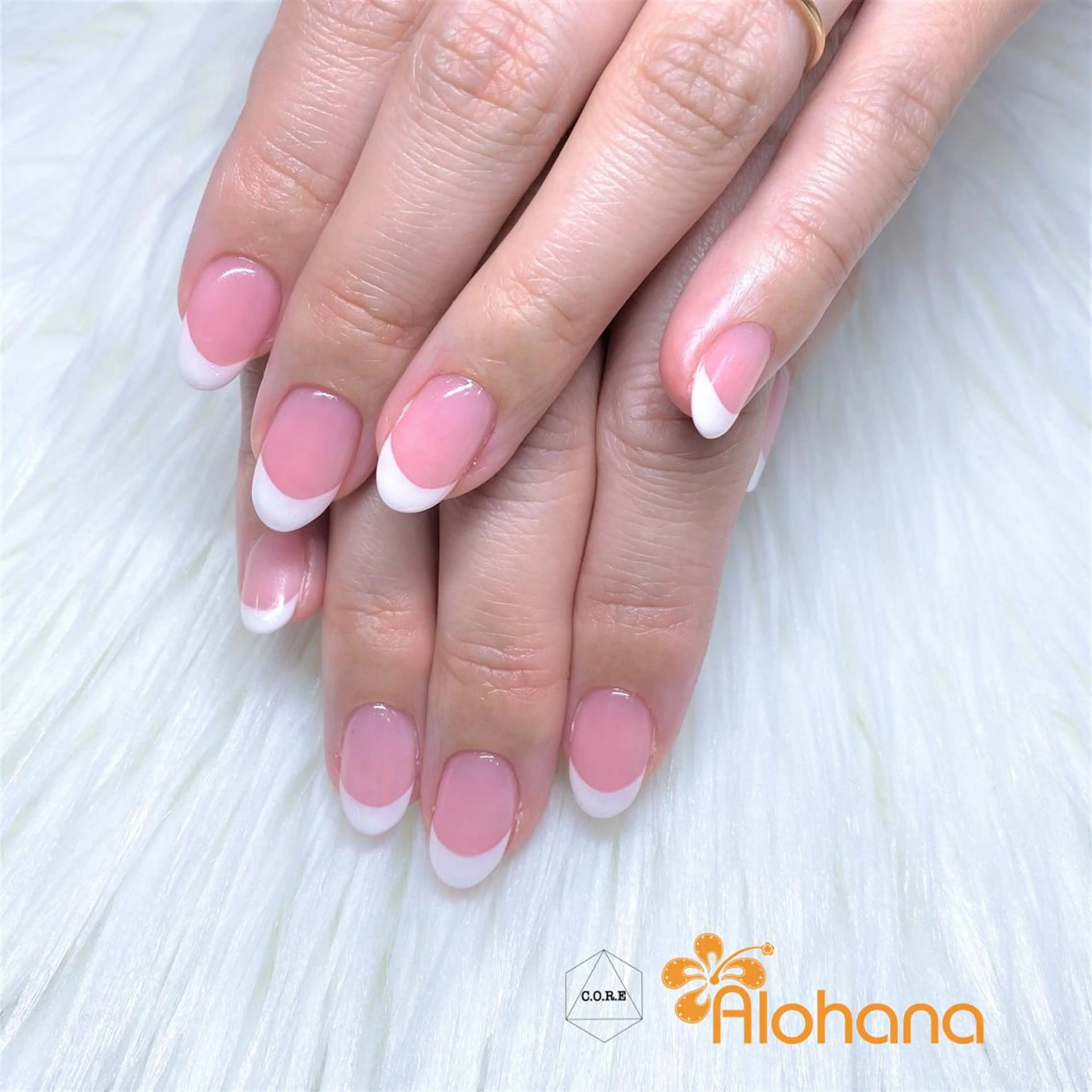 ネイル フレンチネイル ハンドネイル Alohana Minaのネイルデザイン