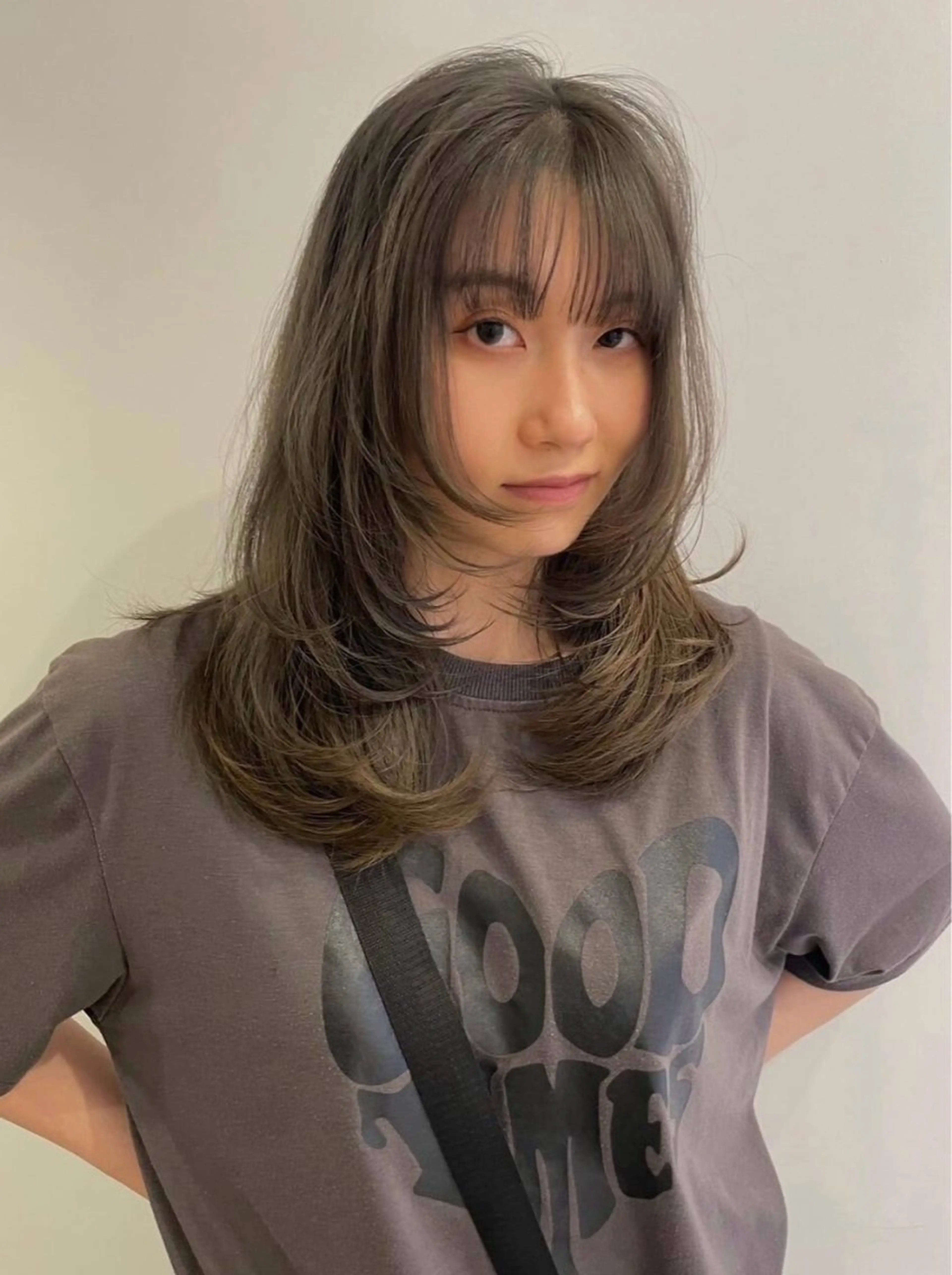 ミディアム ハイレイヤー レイヤーカット カット ヘアカラー シンバヒナノ/パーマ レイヤー/髪質改善のヘアスタイル