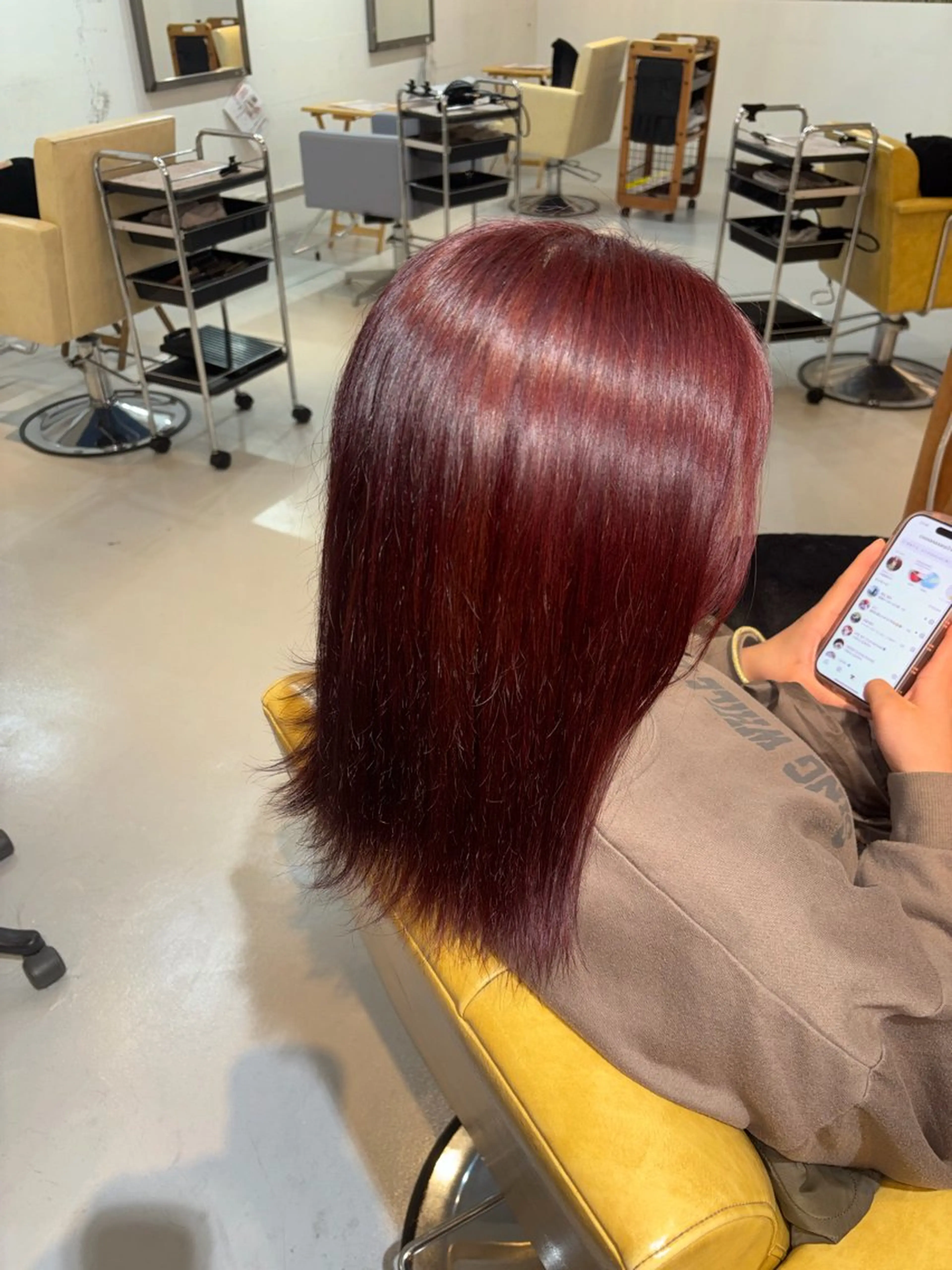 カラー レッドカラー 黒川 萌美のヘアスタイル