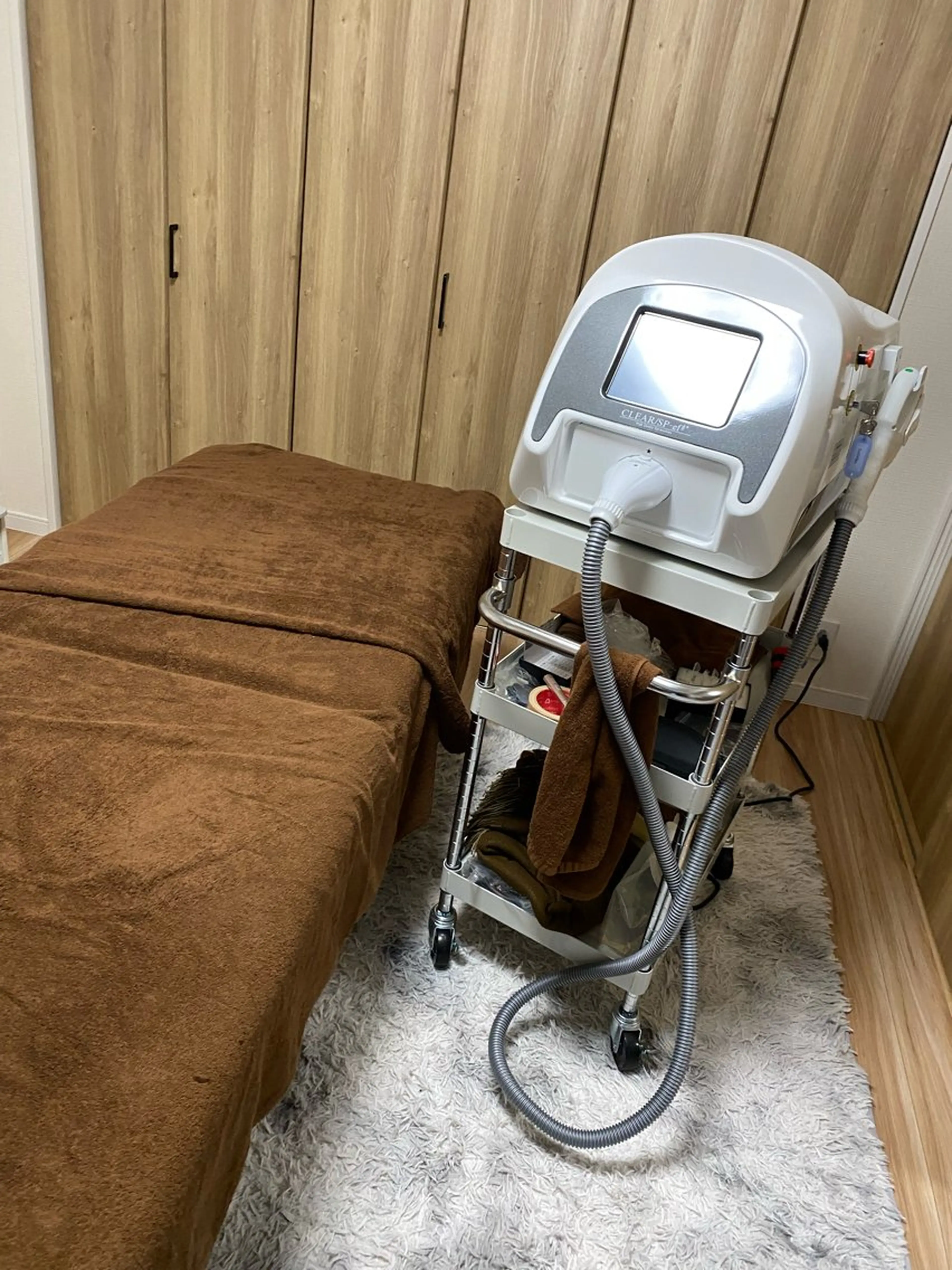 【初回】ヒゲ脱毛(頬/首含む) +1箇所¥14,800 → ¥4,980の写真