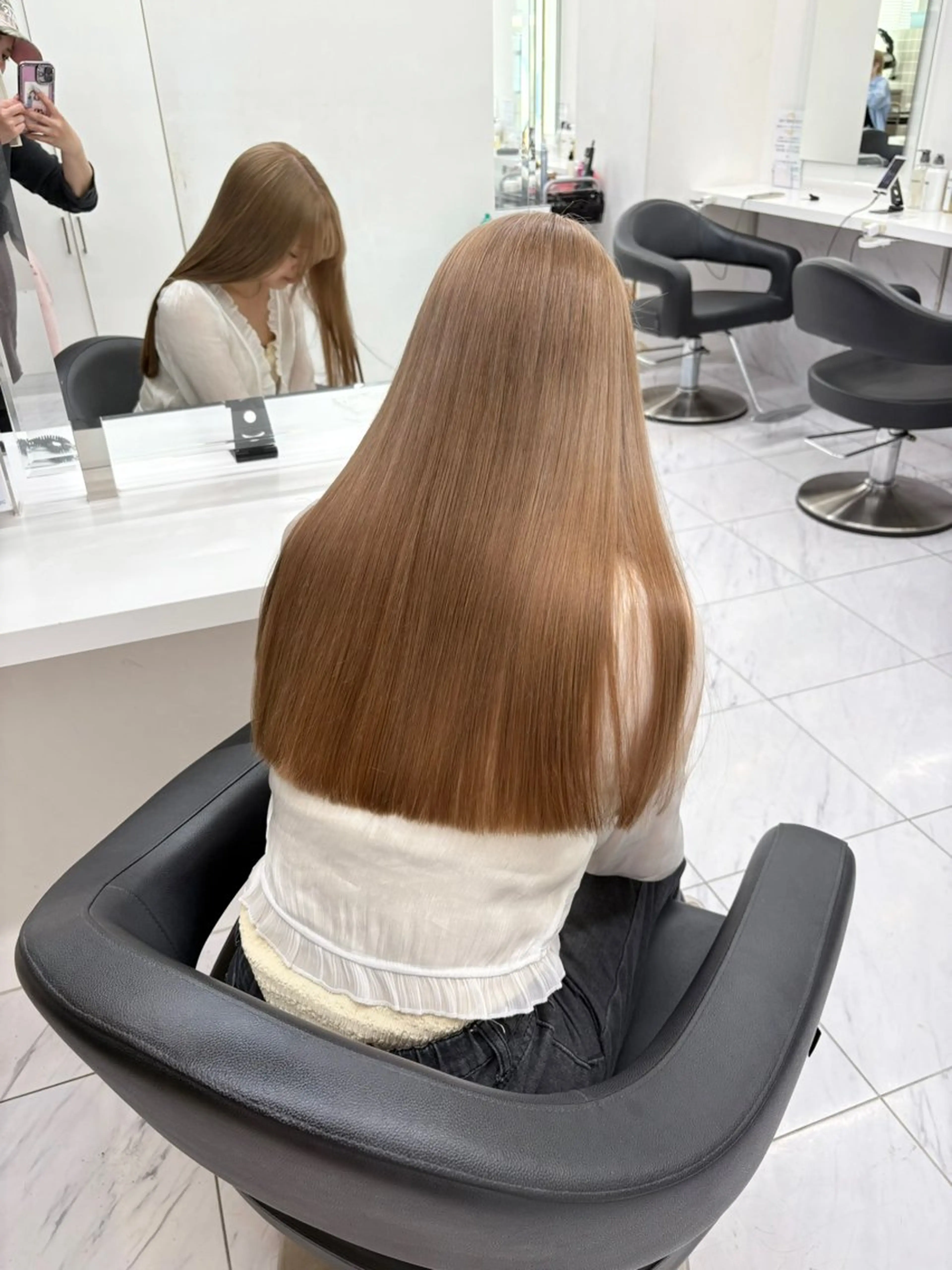 カラー ヘアカラー トリートメント 透明感ベージュ🤎 ナチュラルレイヤーのヘアスタイル