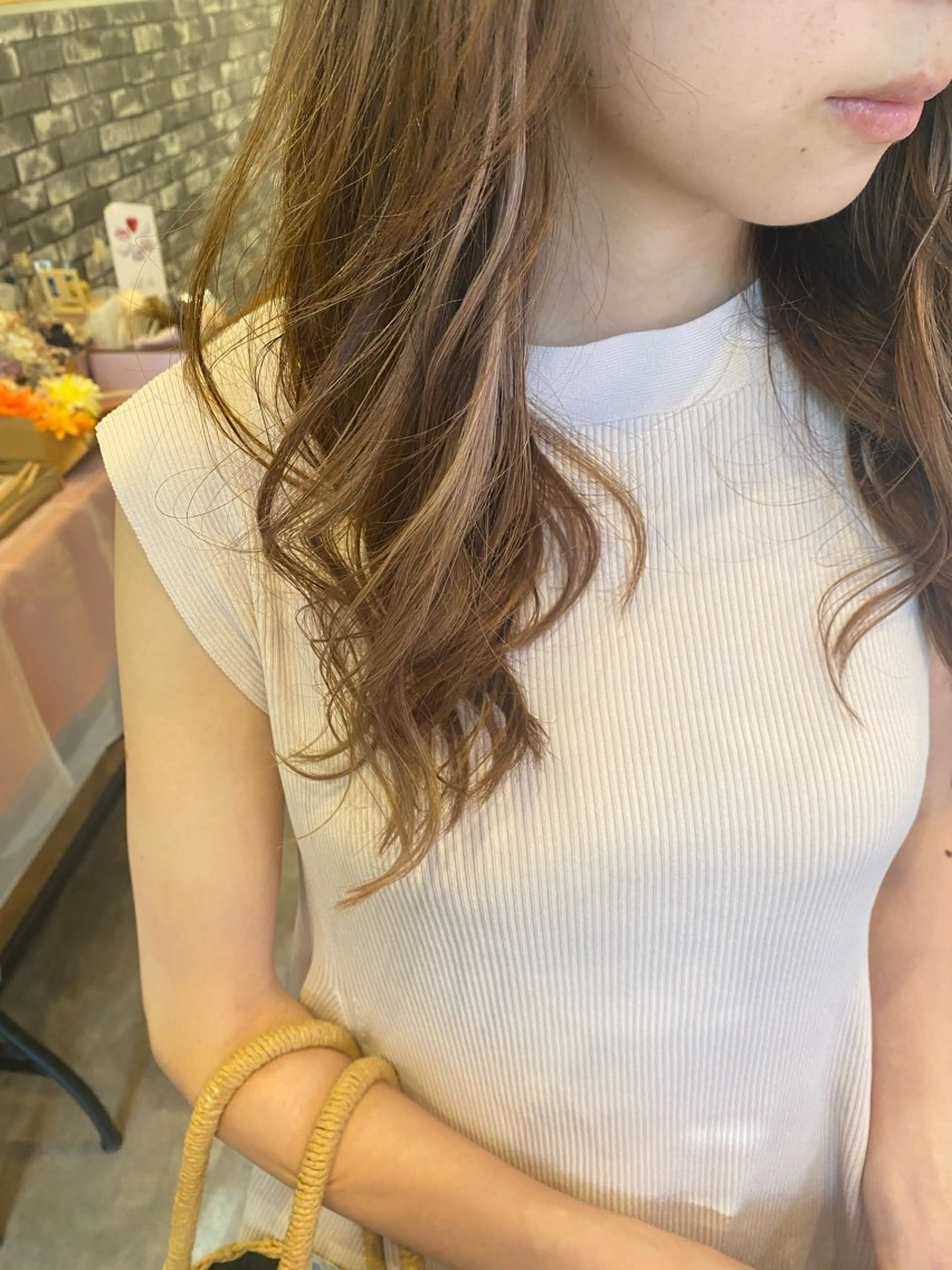 ロング カラー 新谷 桃子のヘアスタイル