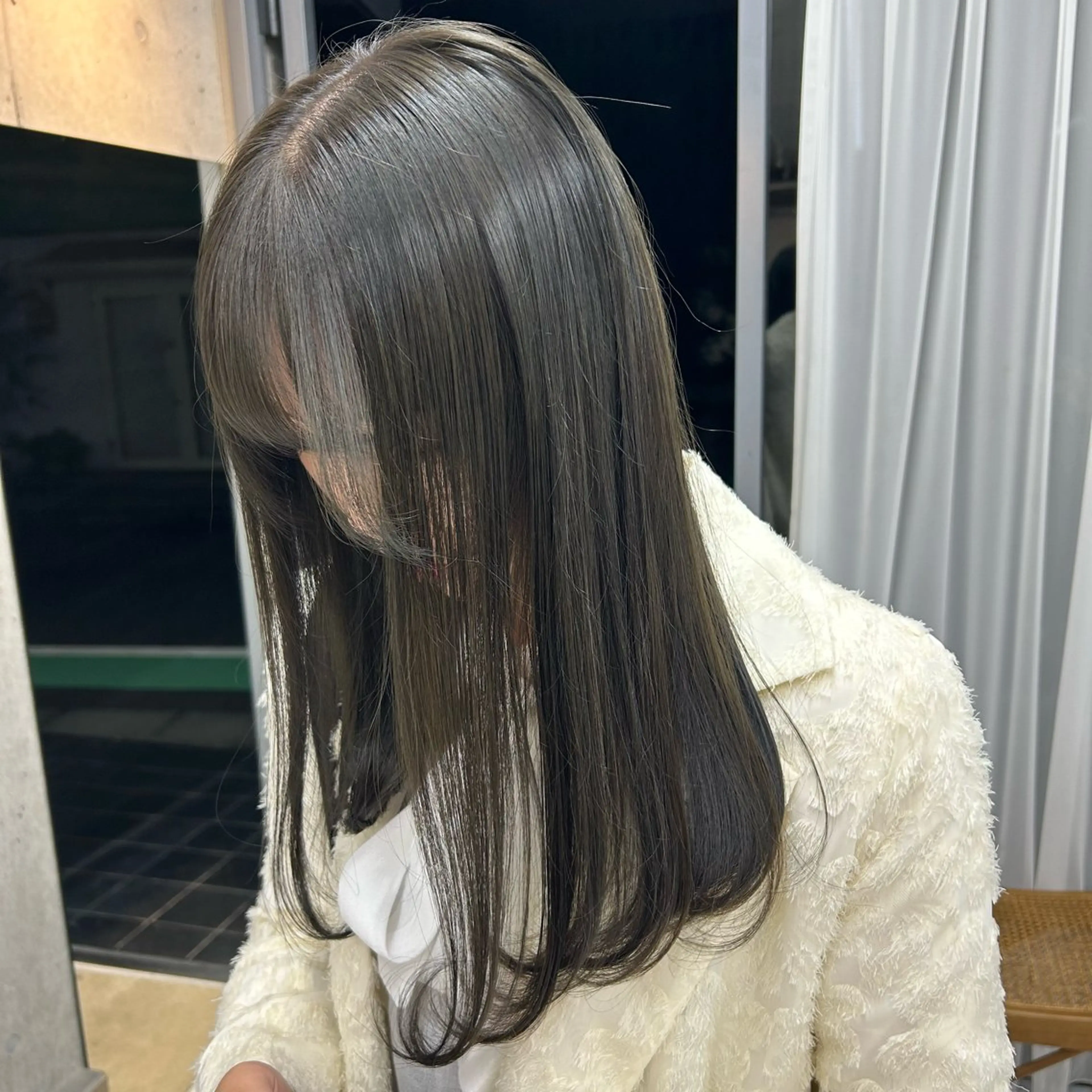 セミロング ヘアカラー トリートメント LOE Yuuka/42🩵のヘアスタイル