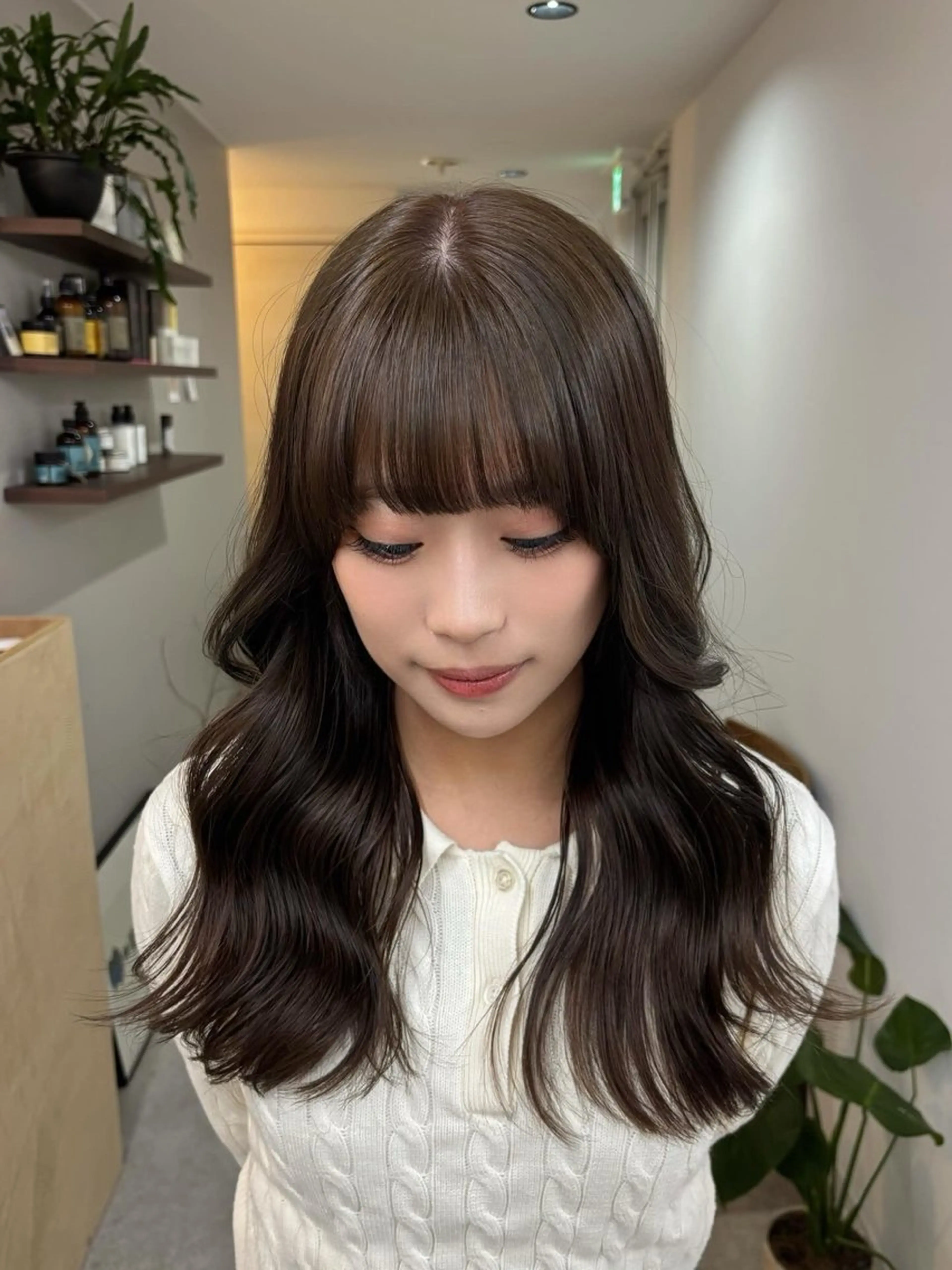 セミロング カラー ベージュカラー ブリーチ ダブルカラー ブリーチなしカラー オリーブベージュ ヘアカラー 權軒 真尋 /モデル様募集中のヘアスタイル