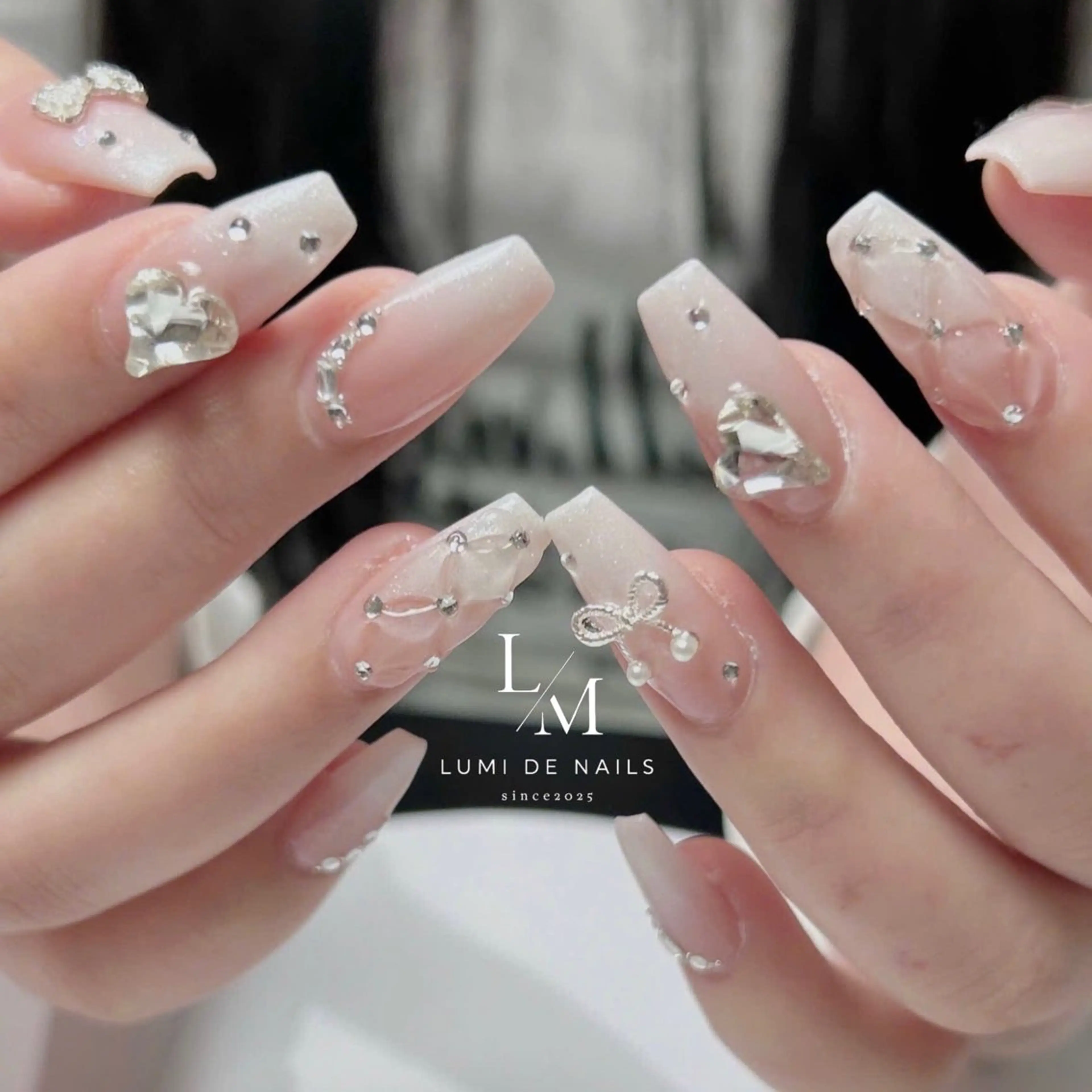 ネイル グラデーション ラメ(グリッター) マグネットネイル ミラーネイル ニュアンスネイル ハンドネイル Lumi de nailsのネイルデザイン