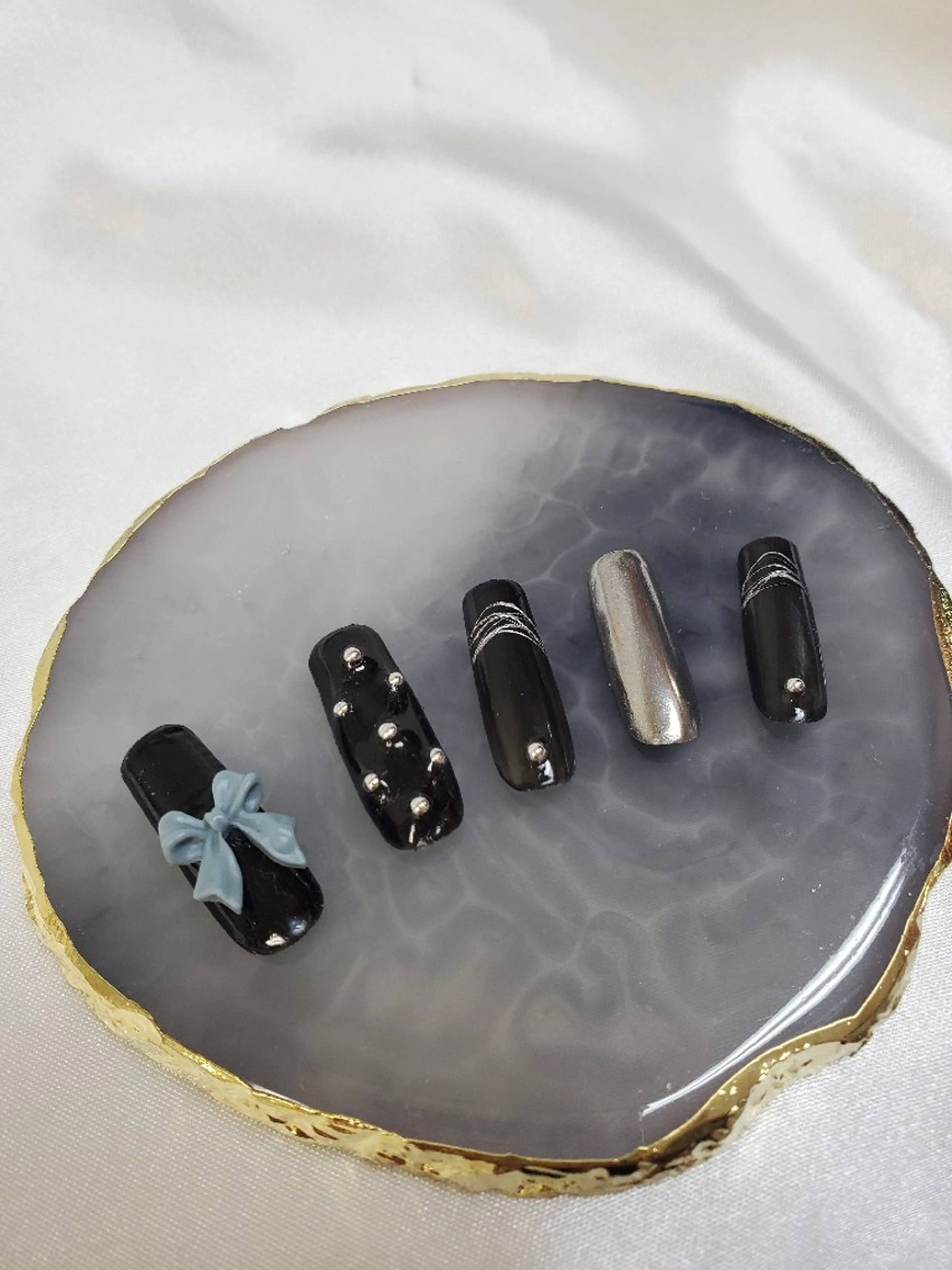 ミラーのリボンネイル🎀の写真