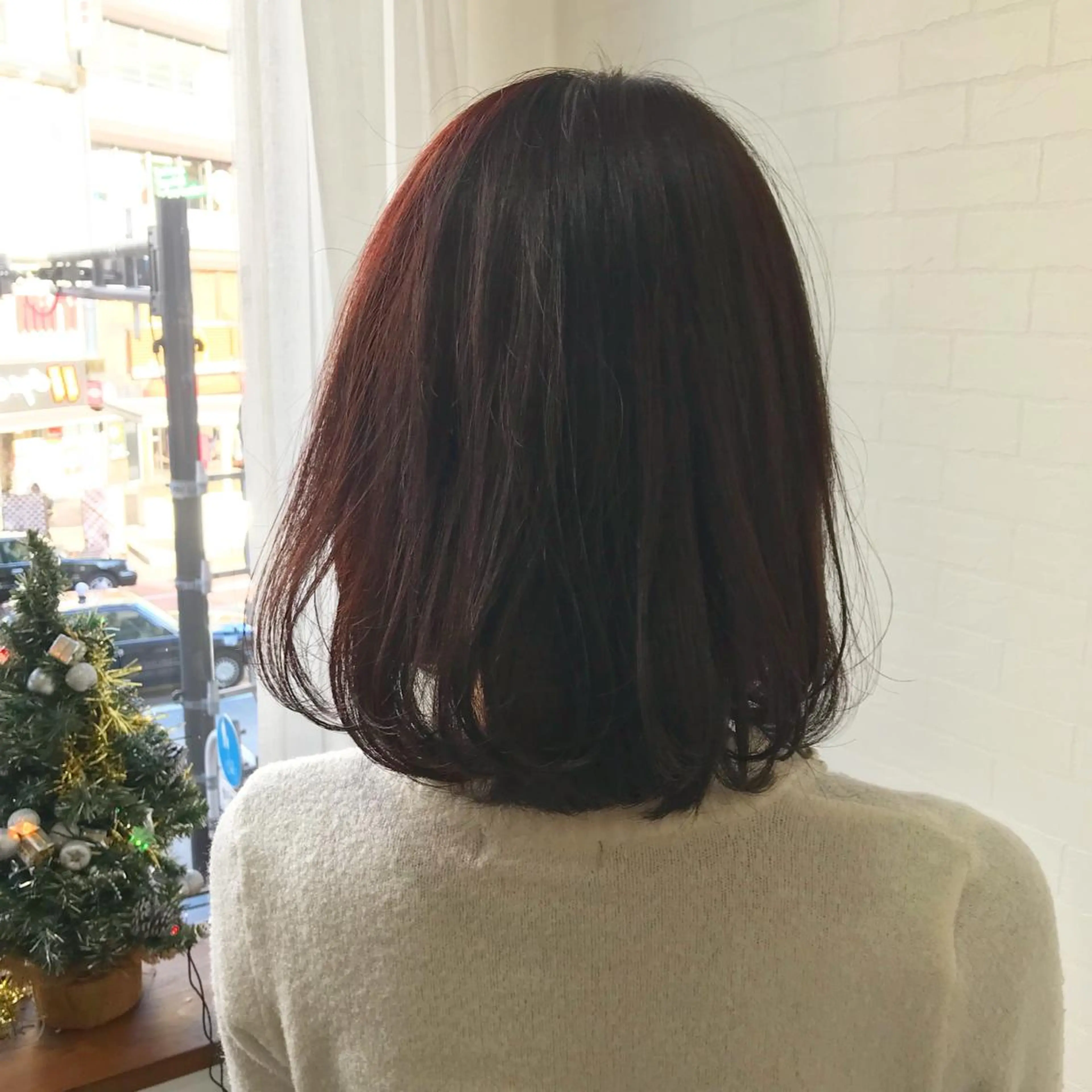 ミディアム カラー オリーブ/アッシュ やわらか透明感カラーのヘアスタイル