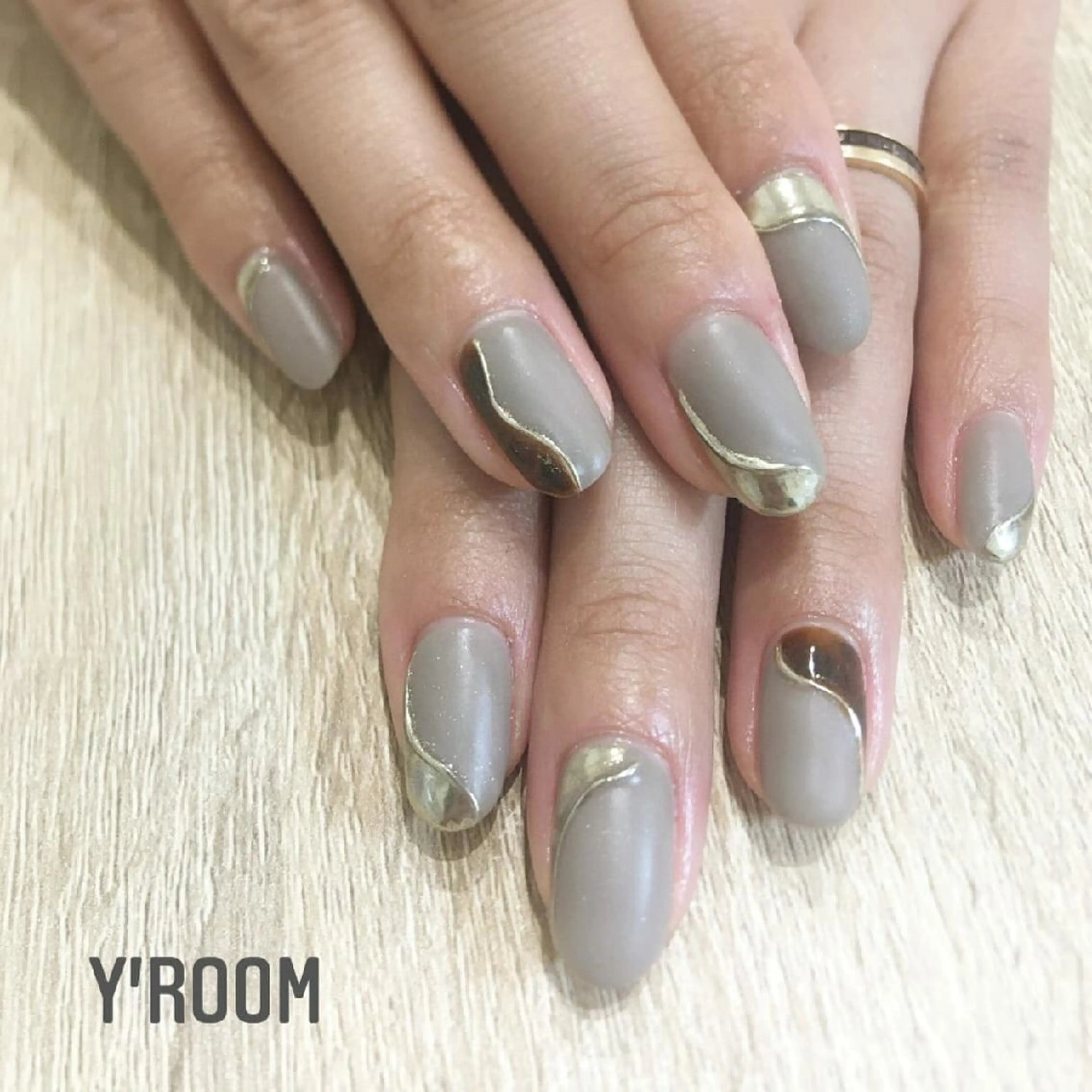 ネイル べっ甲ネイル ジェルネイル マットネイル ニュアンスネイル ワンカラーネイル ハンドネイル YUKA （ネイリスト）のネイルデザイン