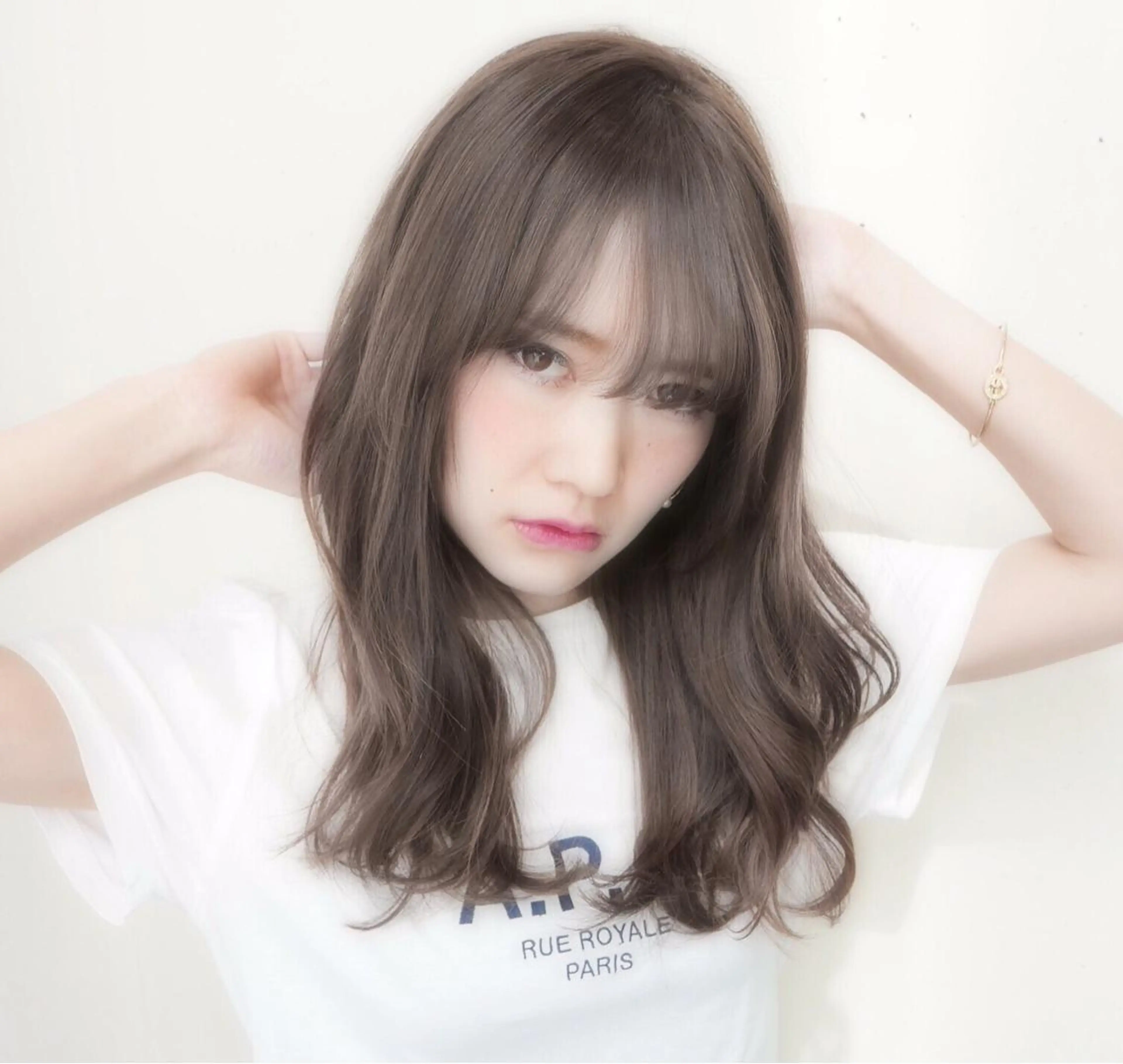 セミロング ロング カラー レイヤー べージュ 白石研太のヘアスタイル