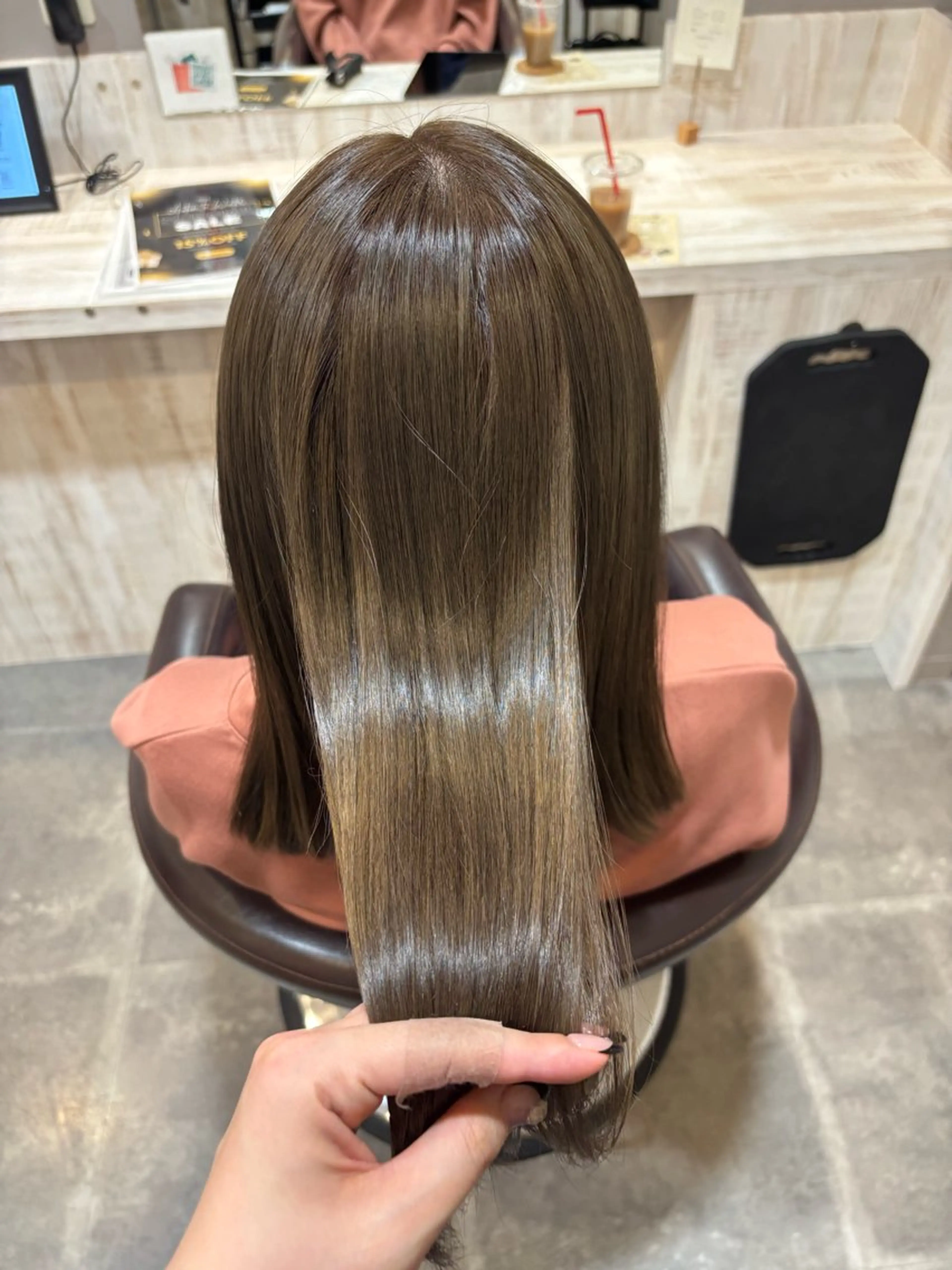 ミディアム 平瀬 胡桃のヘアスタイル