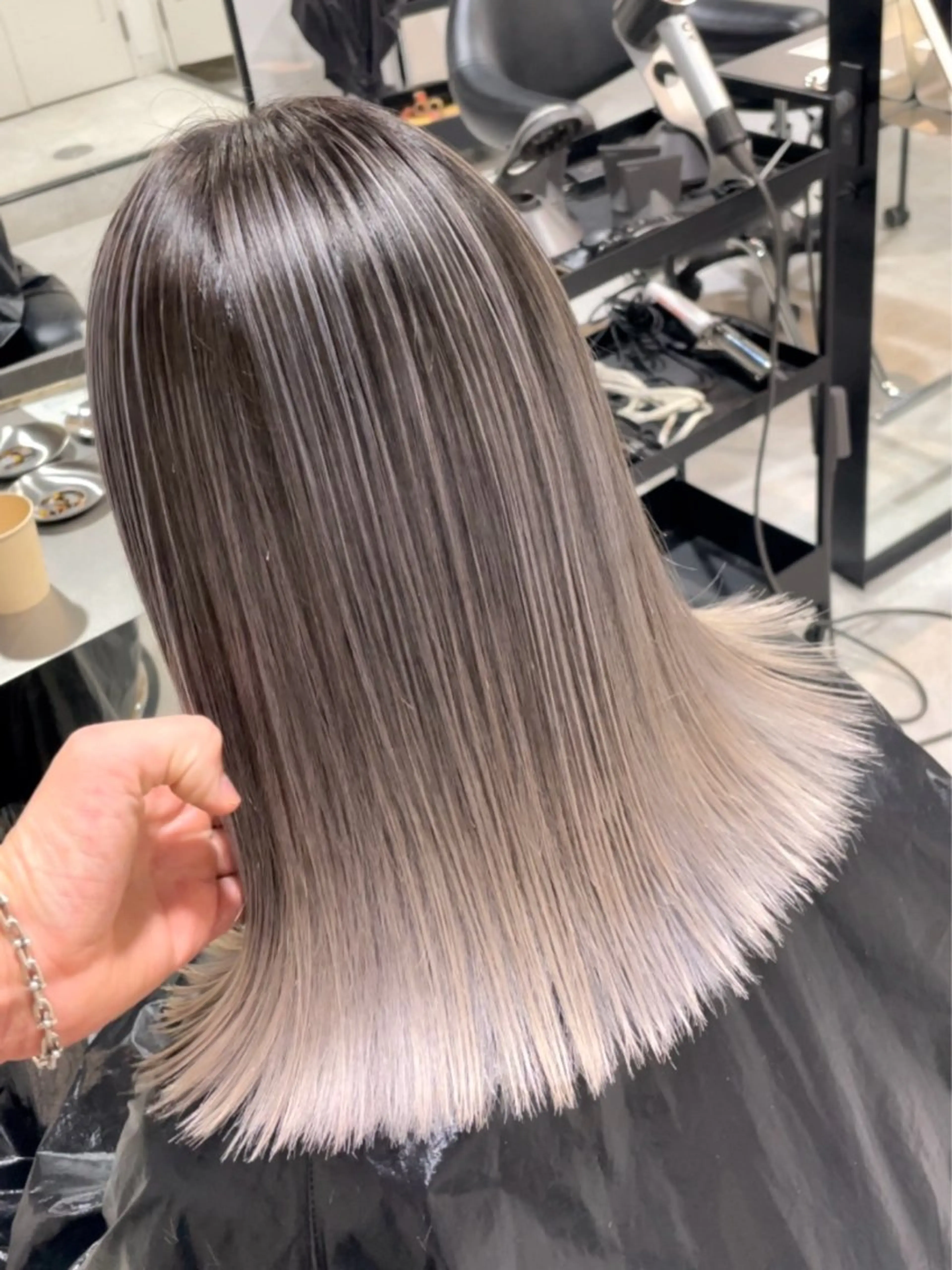 セミロング ハイライト レイヤーカット ヘアカラー トリートメント 神戸でブリーチなら puty/レイヤーのヘアスタイル