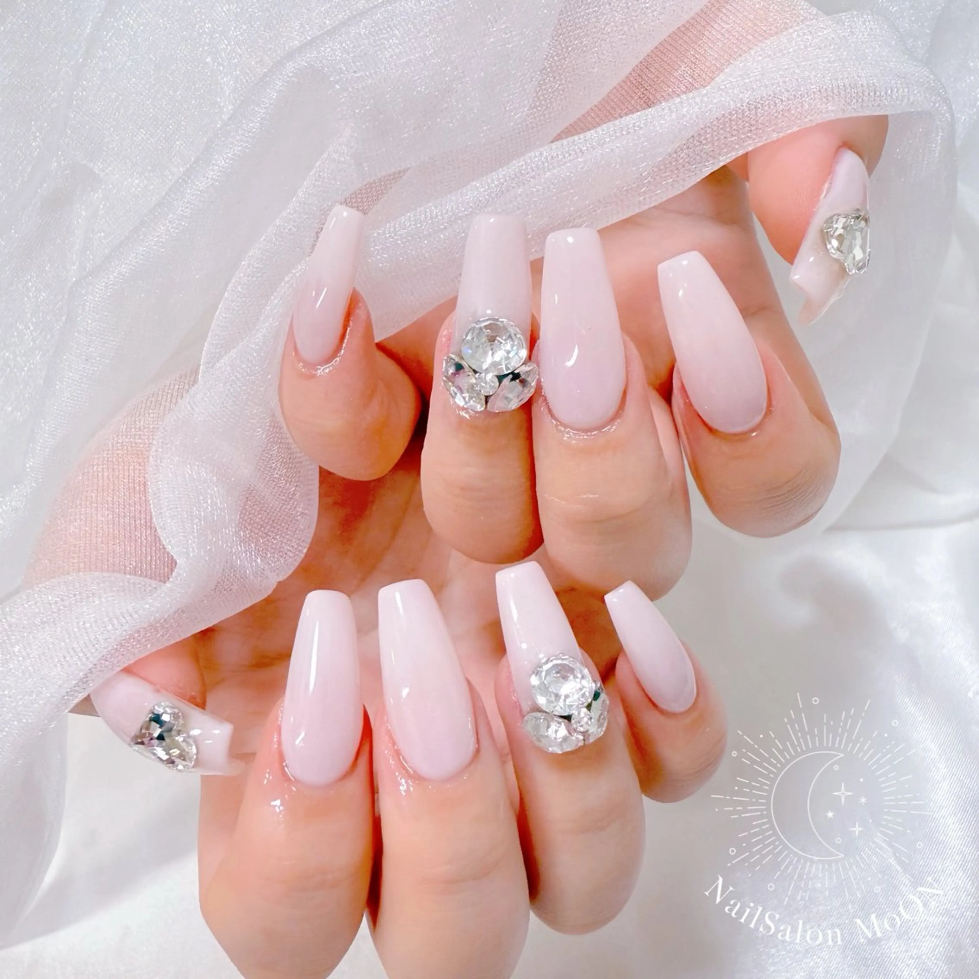 ネイル ハンドネイル ハンドケア MoON...❤︎ MeGuのネイルデザイン