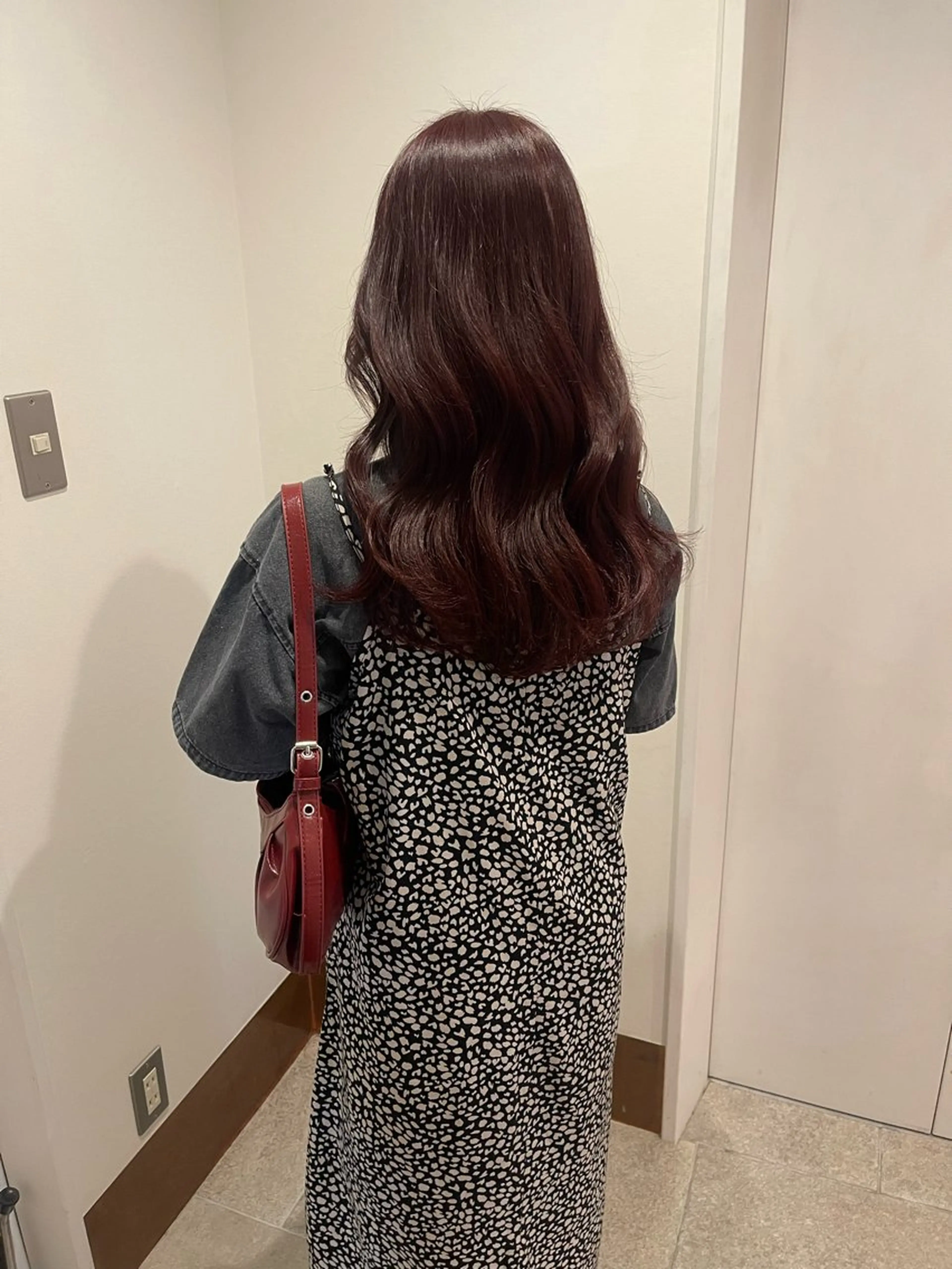 カラー ブリーチ ダブルカラー ブリーチなしカラー レッドカラー 盛れる顔まわり✨🎀 レイヤー別所好葉のヘアスタイル