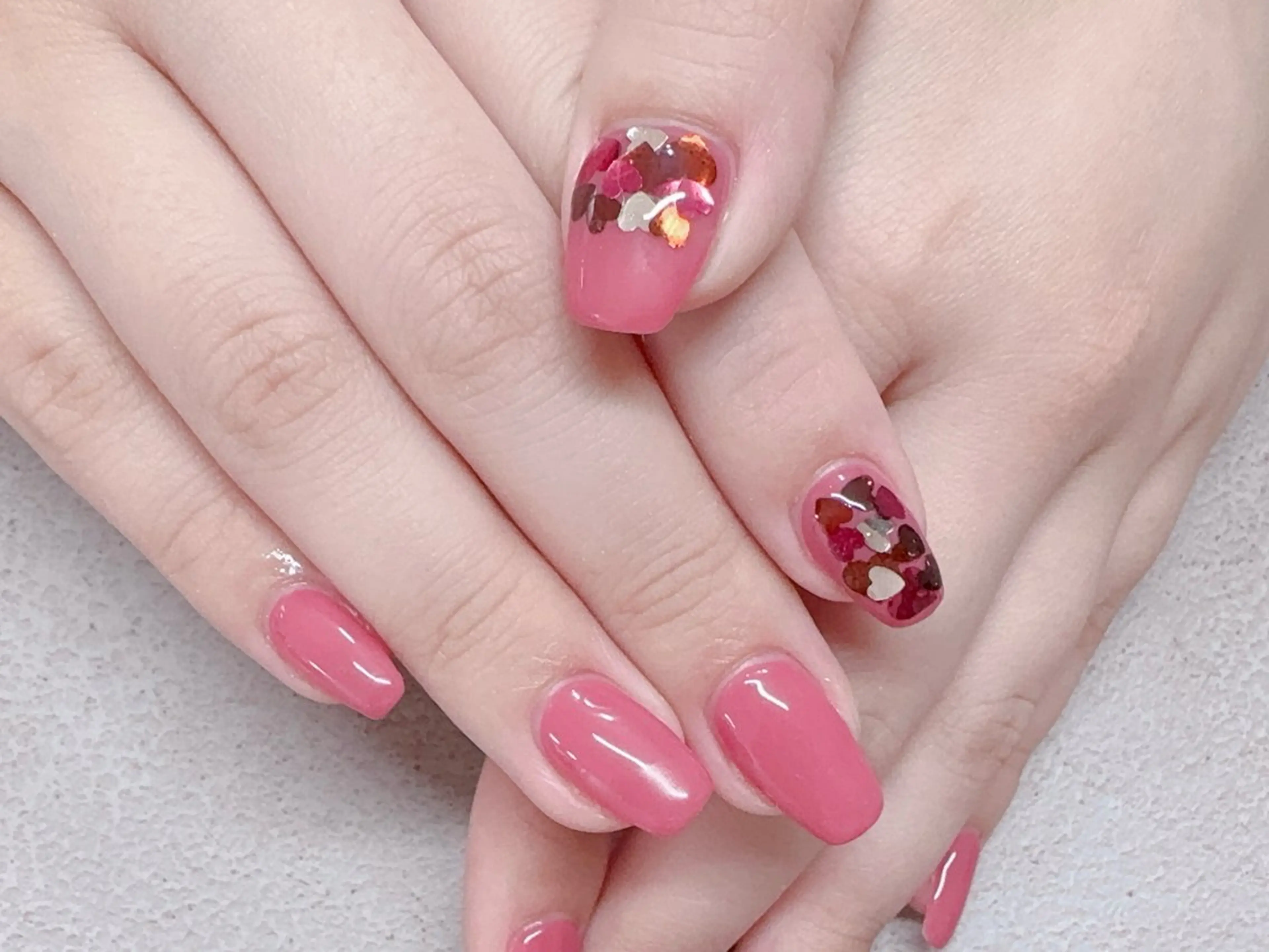 【オフ無し】【ケア込み】✨💅ハートホログラム♡4本の写真