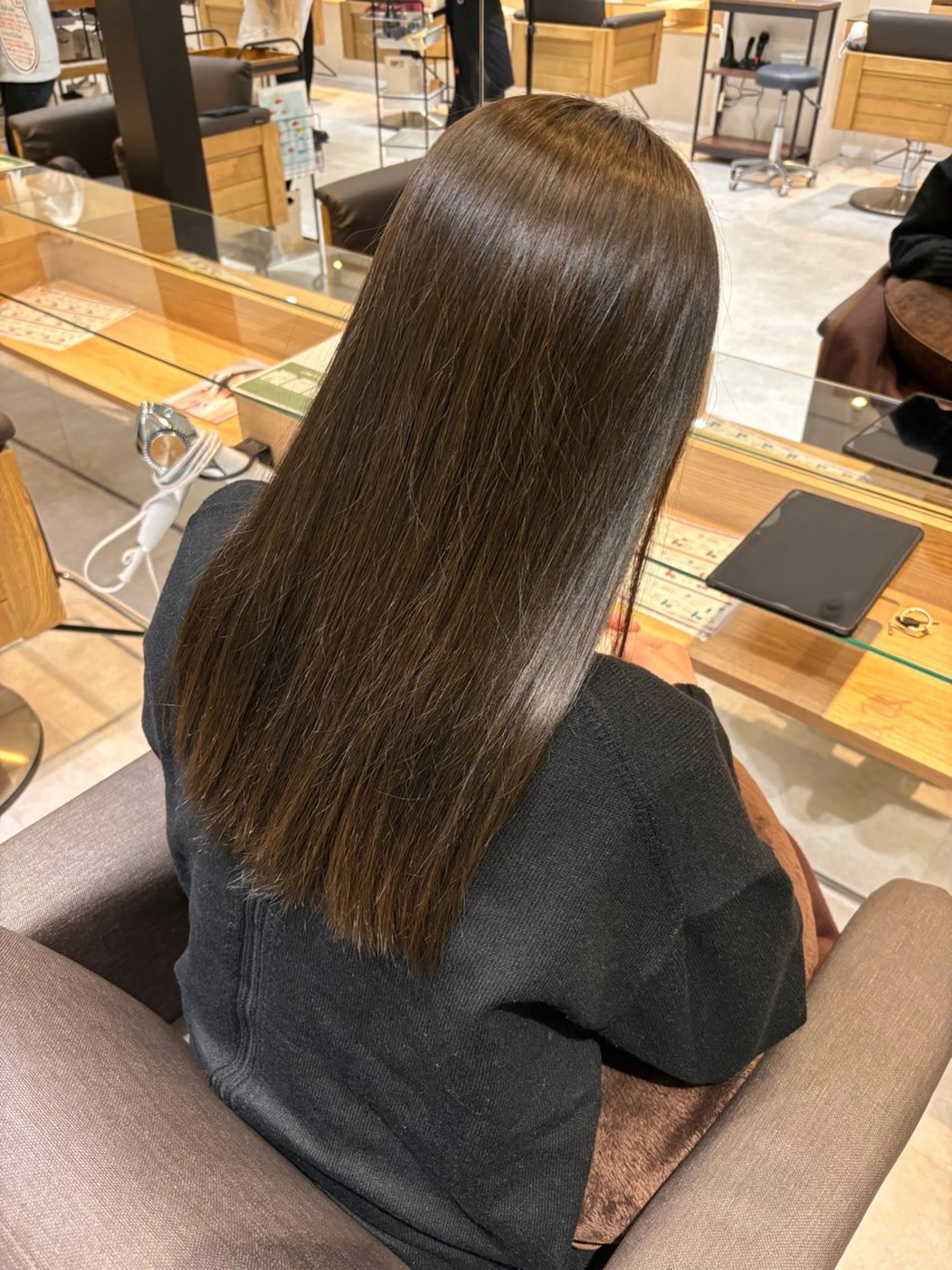 カラー グレージュ オリーブグレージュ オリーブグレー 小林 琉花のヘアスタイル