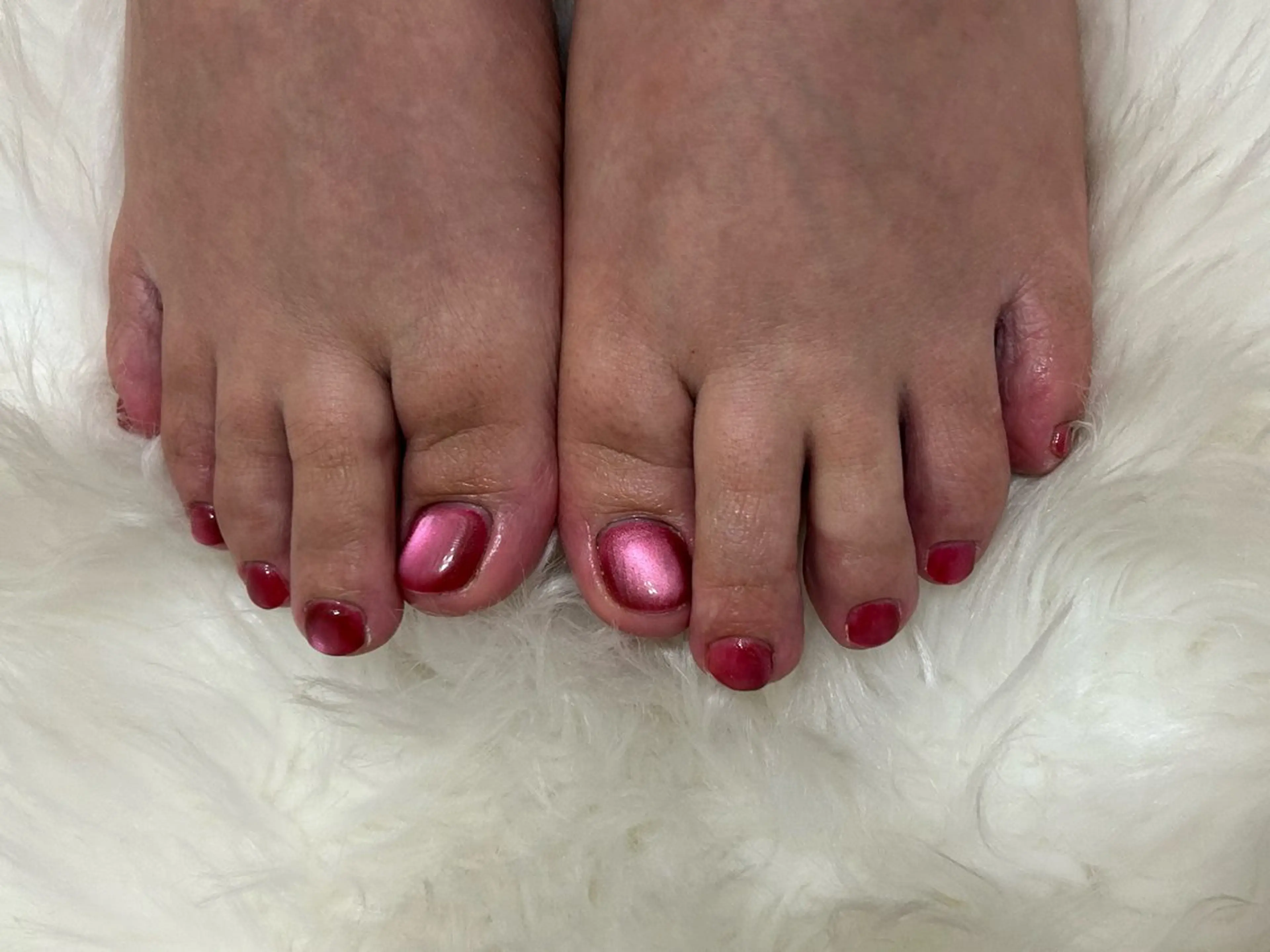 ネイル オーロラネイル フットネイル フレンチネイル ジェルネイル マグネットネイル フットネイル mogunail &blowのネイルデザイン