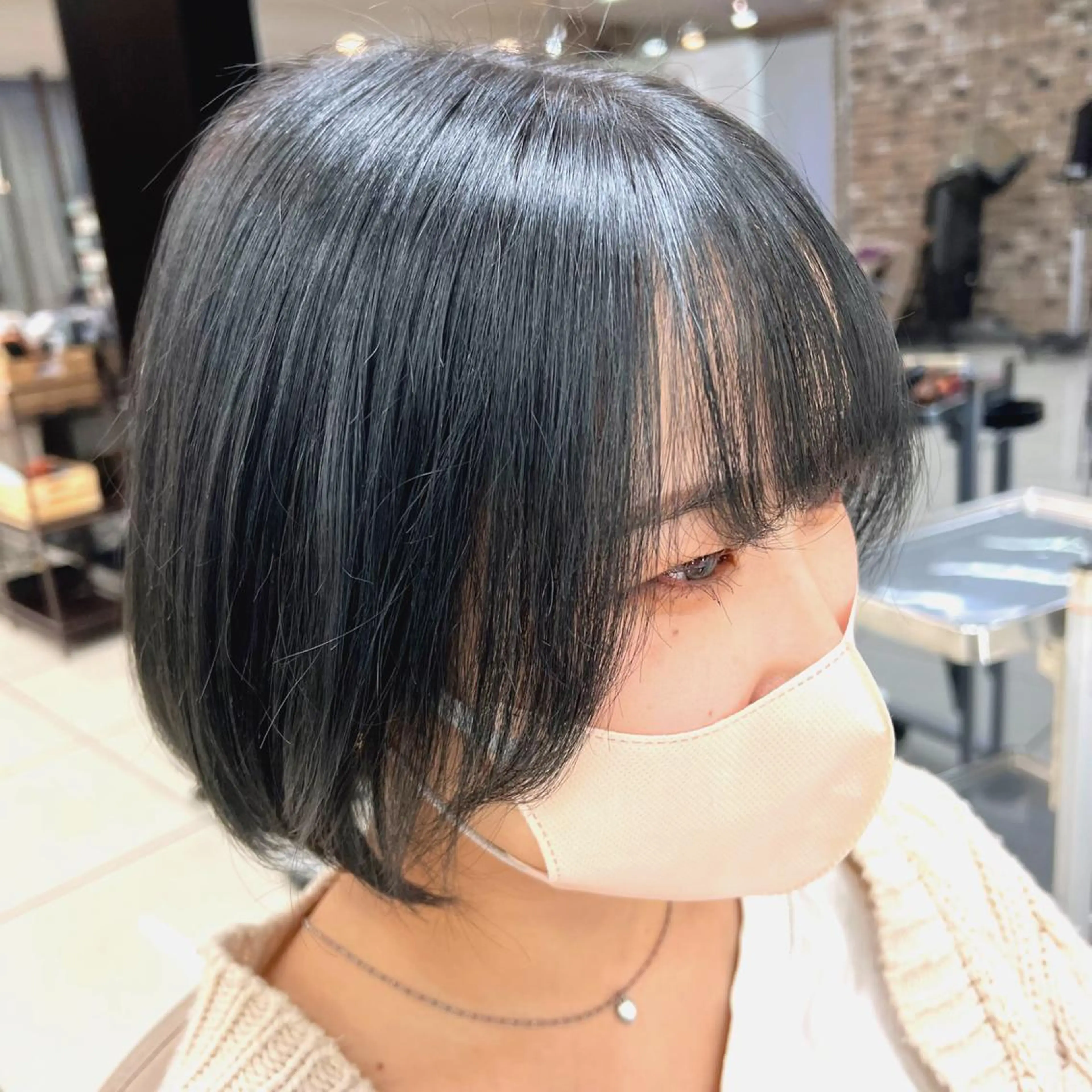 ショート カラー 縮毛矯正、韓国レイヤ ーカットメンズカットのヘアスタイル
