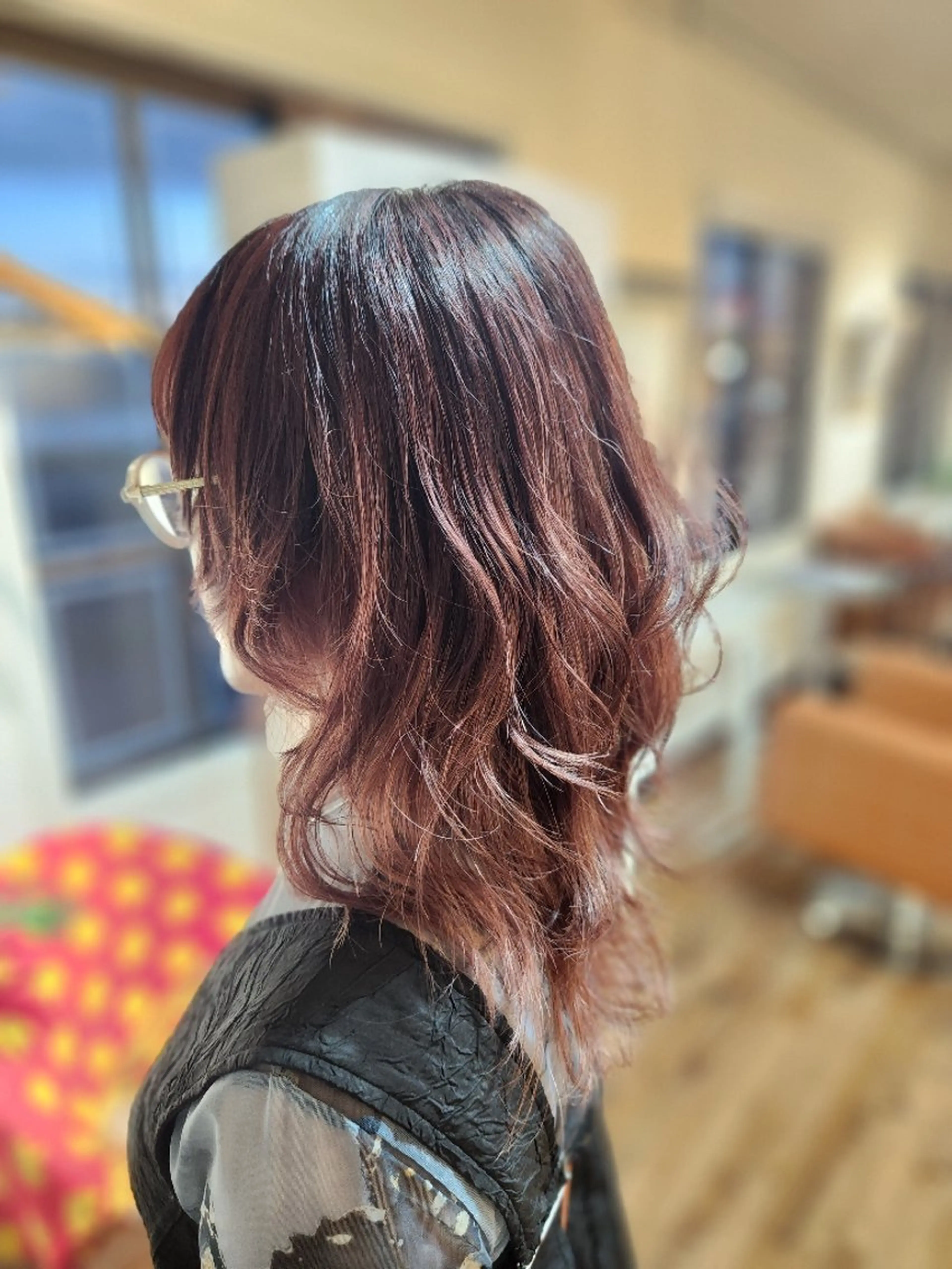 ミディアム ウルフカット 近藤 那果のヘアスタイル