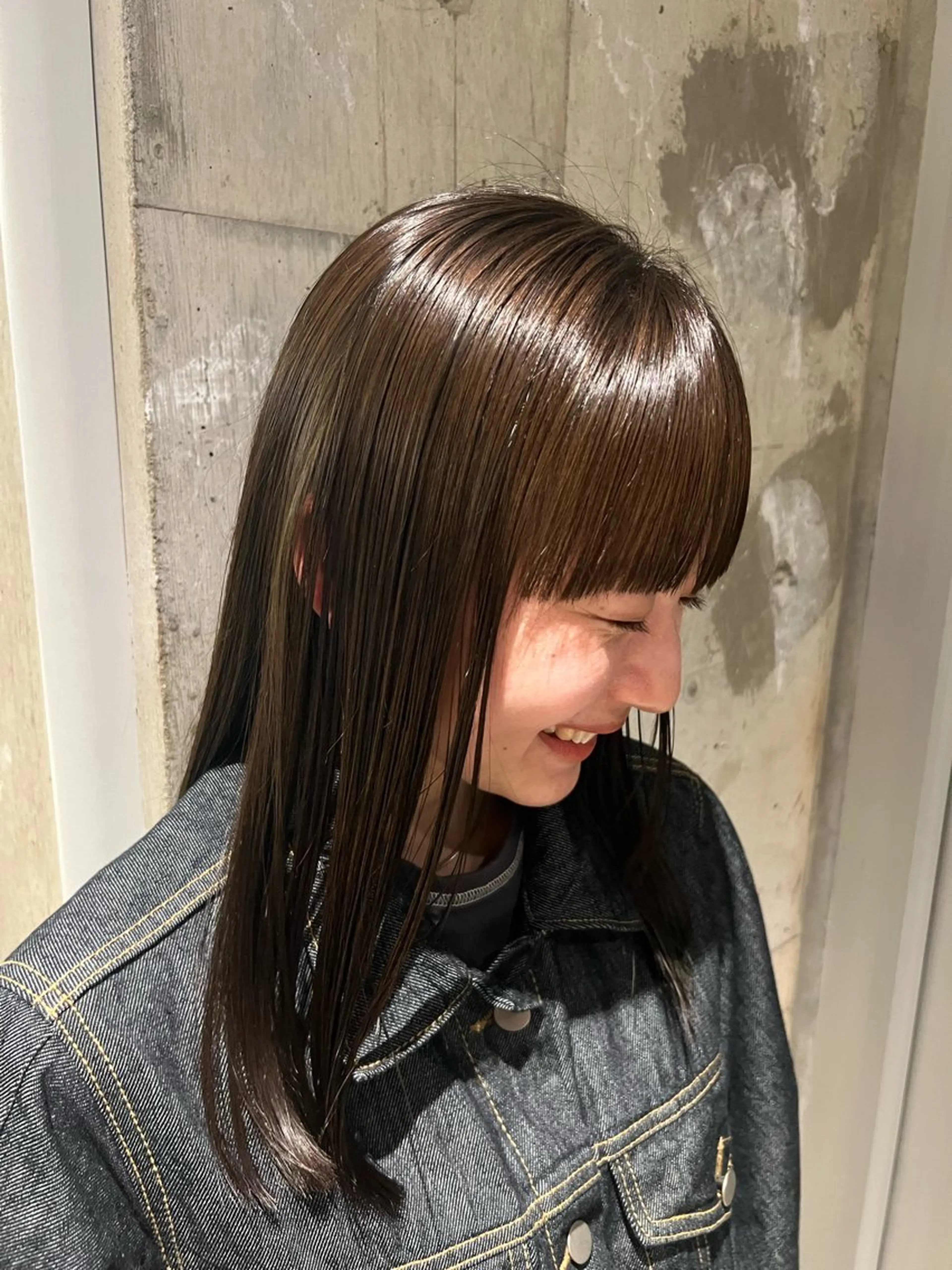 ミディアム piilo／ 岩花梨乃のヘアスタイル