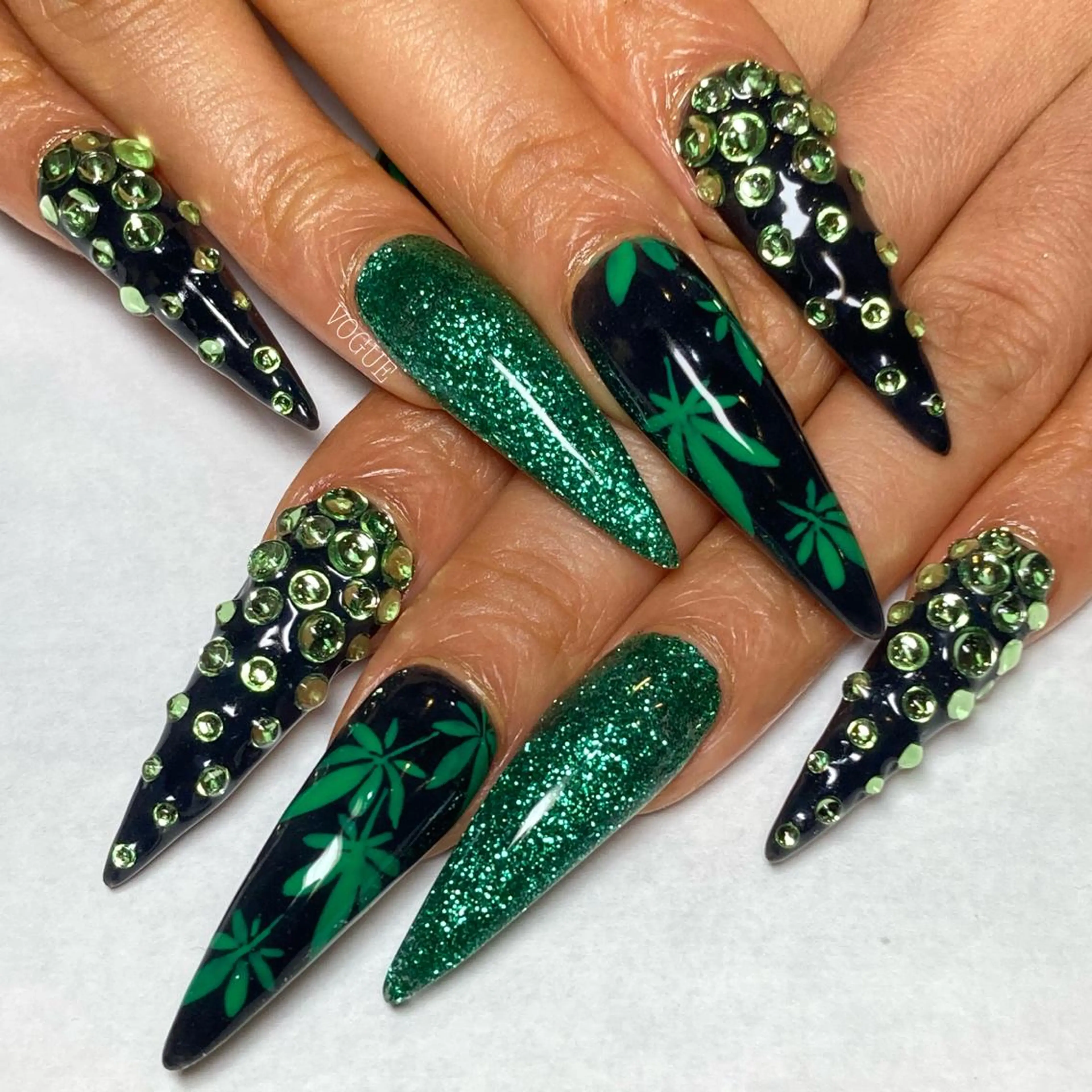 ネイル スカルプネイル ハンドネイル VOGUE ×SWANのネイルデザイン