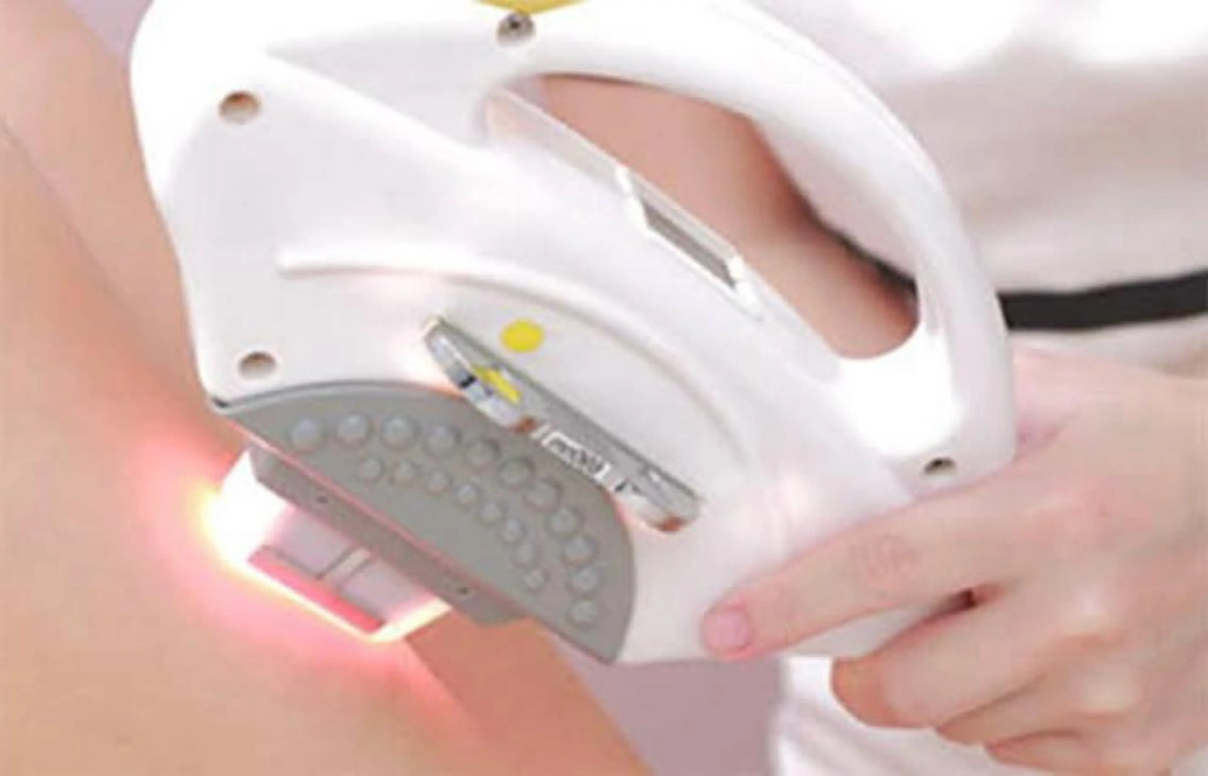 脱毛専門サロンELIXIR（ｴﾘｸｻｰ）所属・脱毛&ホワイトニング ELIXIR×ULTのエステ・リラクイメージ