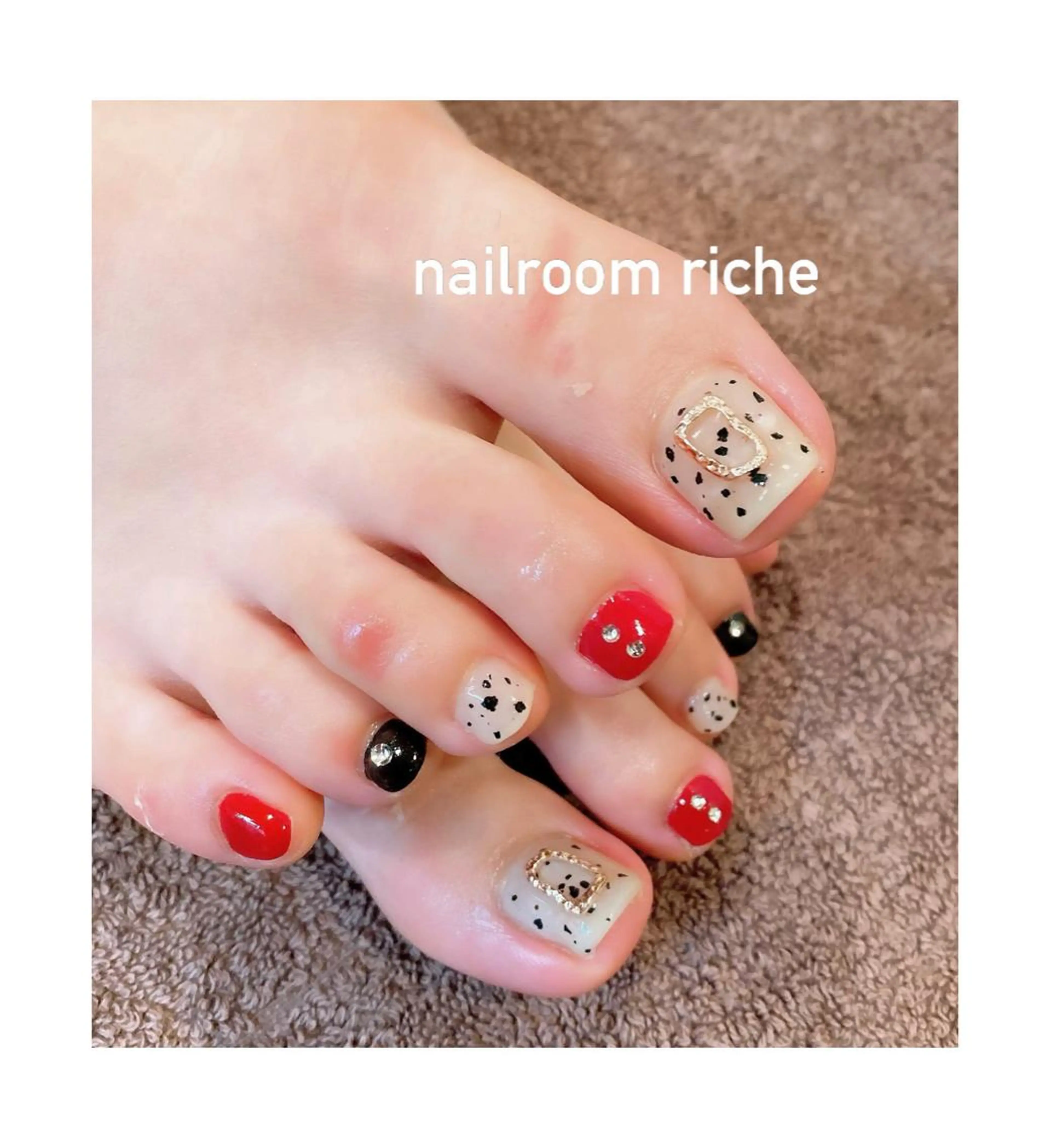 ネイル 持ち込み フットネイル nailroom richeのネイルデザイン
