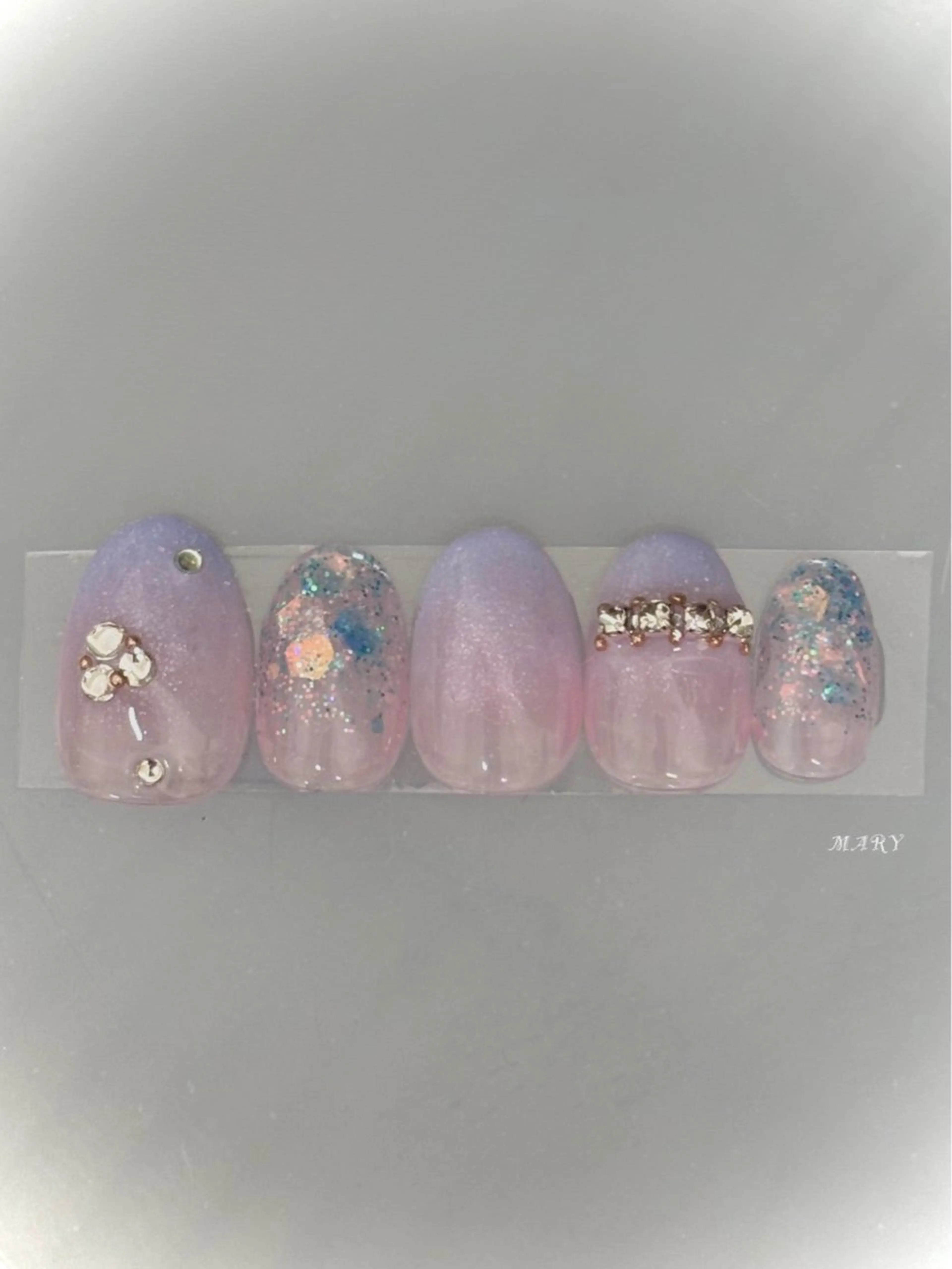 ネイル グラデーション キラキラネイル 水色 ニュアンスネイル ピンク ハンドネイル Mary nail .narumiのネイルデザイン