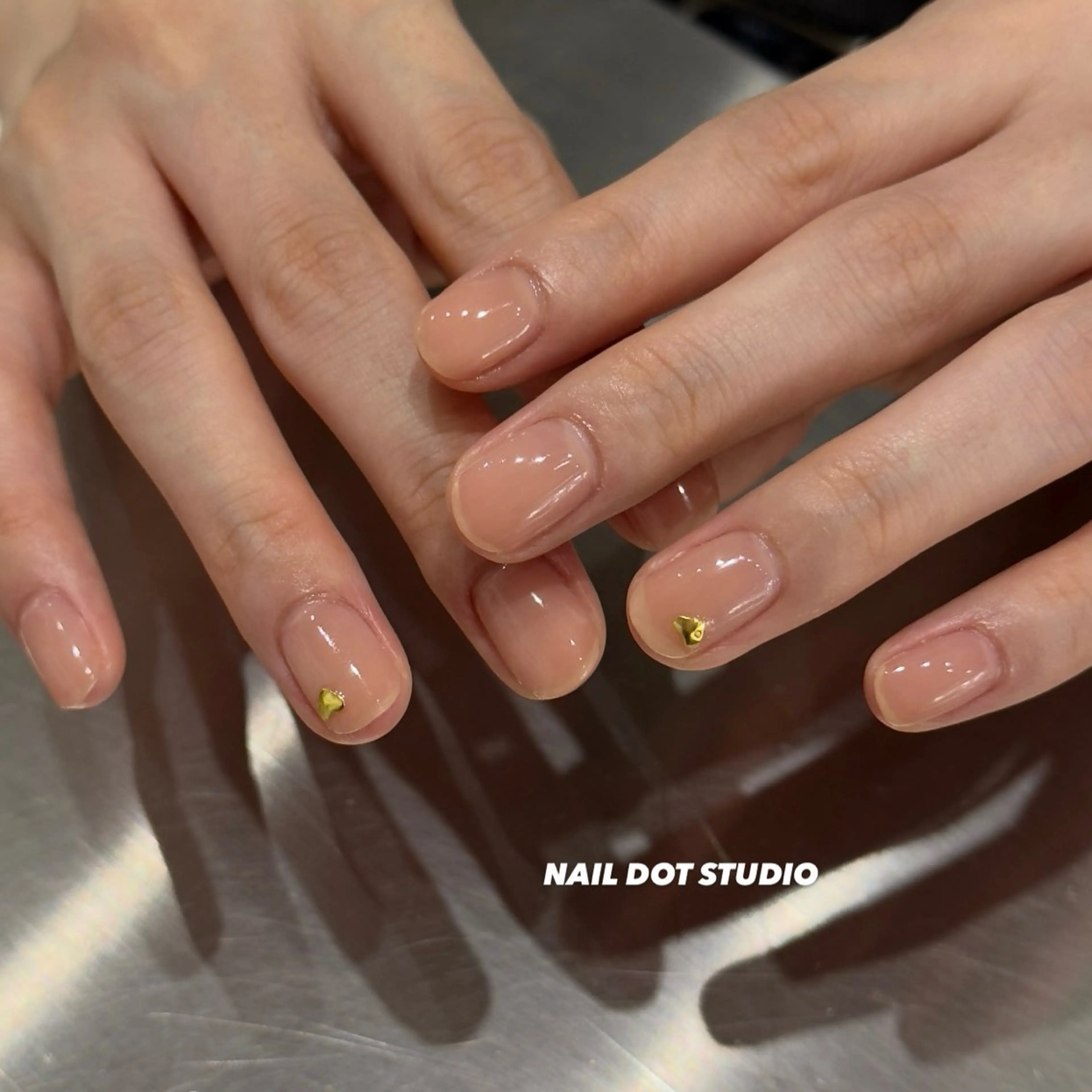 ネイル ハンドネイル NAILDOTSTU DIO SEINAのネイルデザイン
