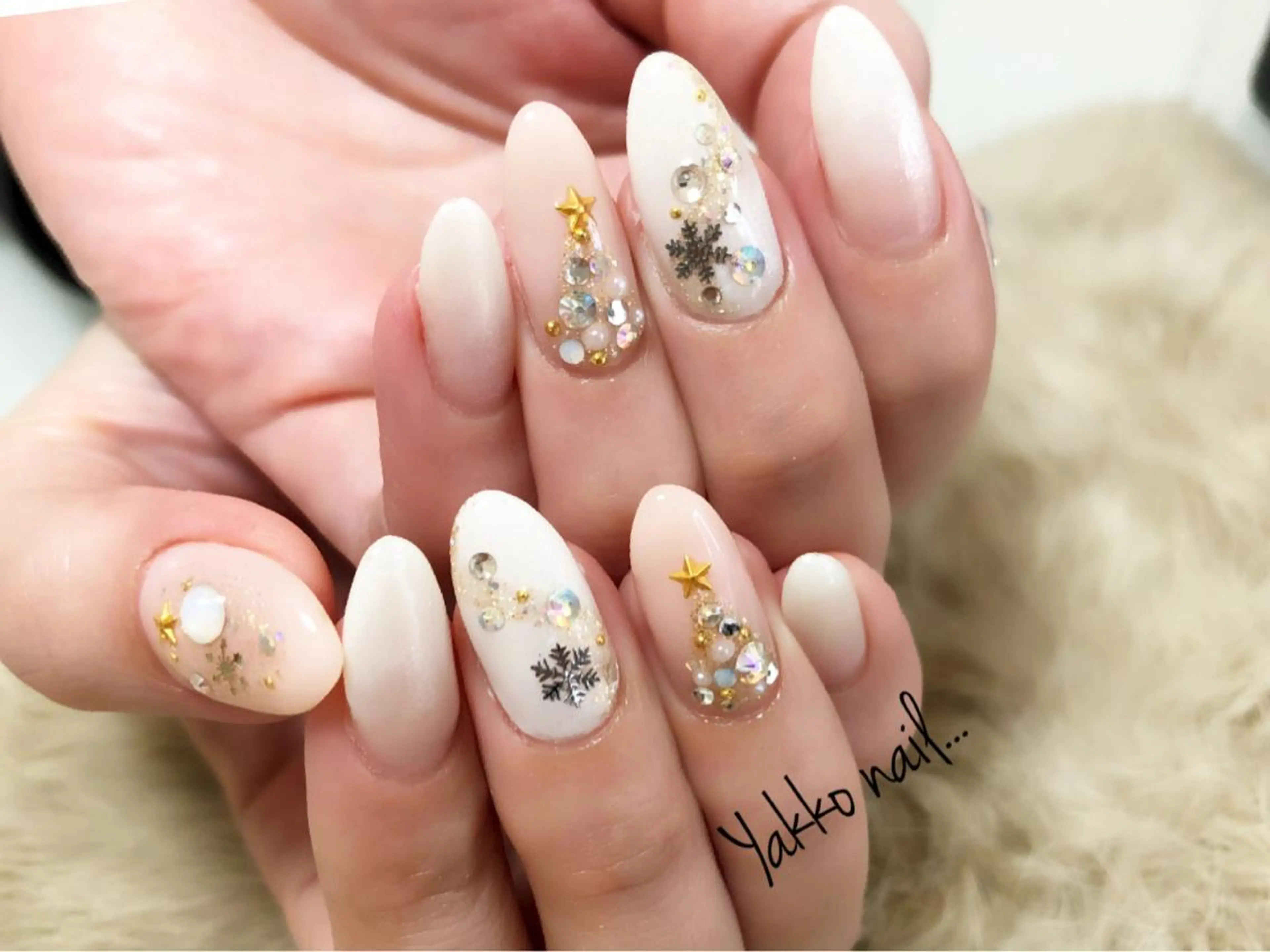 ネイル Yakko pas á pasのネイルデザイン