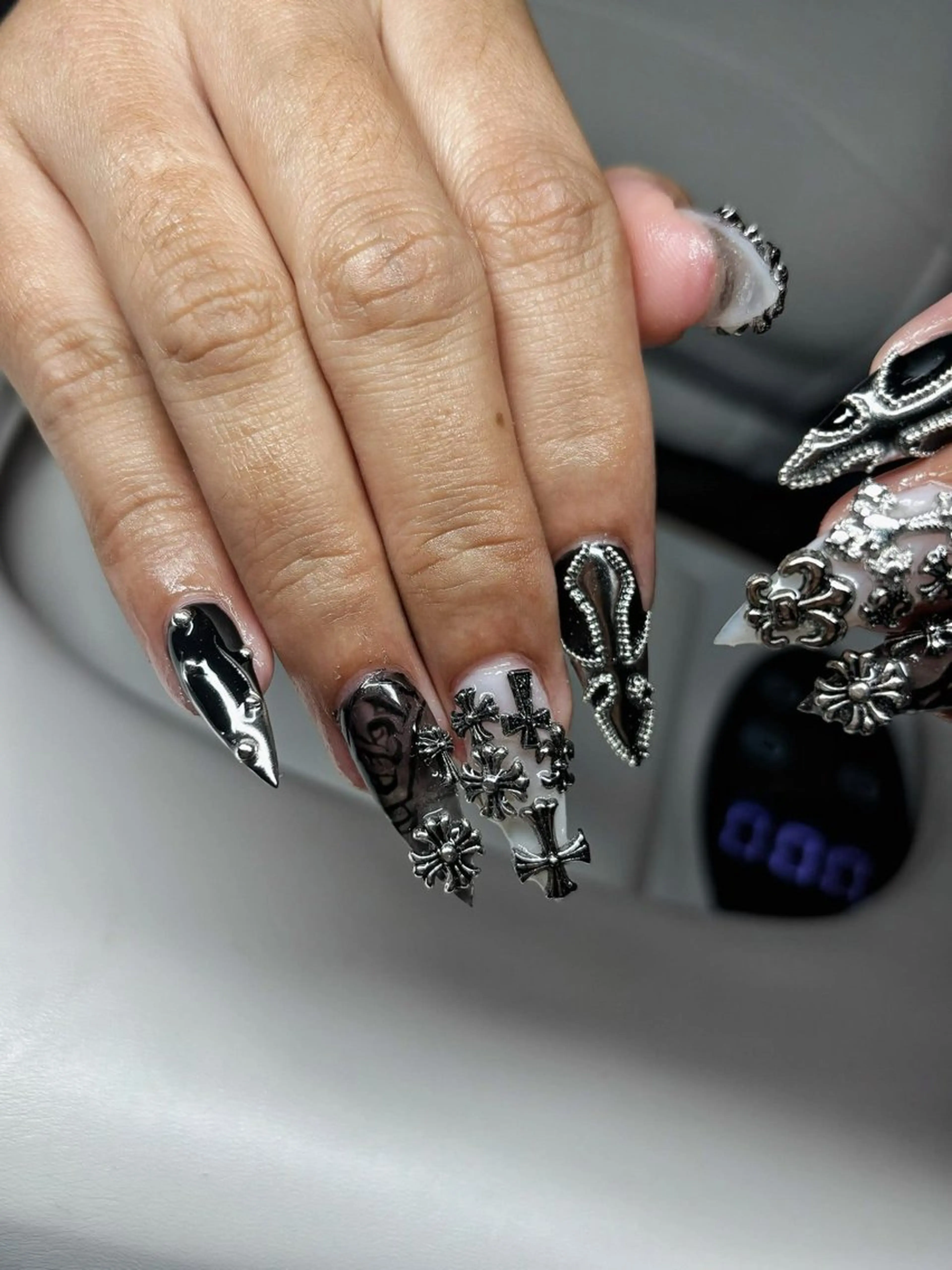 ネイル オーロラネイル ブルー チークネイル 長さ出し フットネイル ハンドネイル JIN 168 新大久保のネイルデザイン