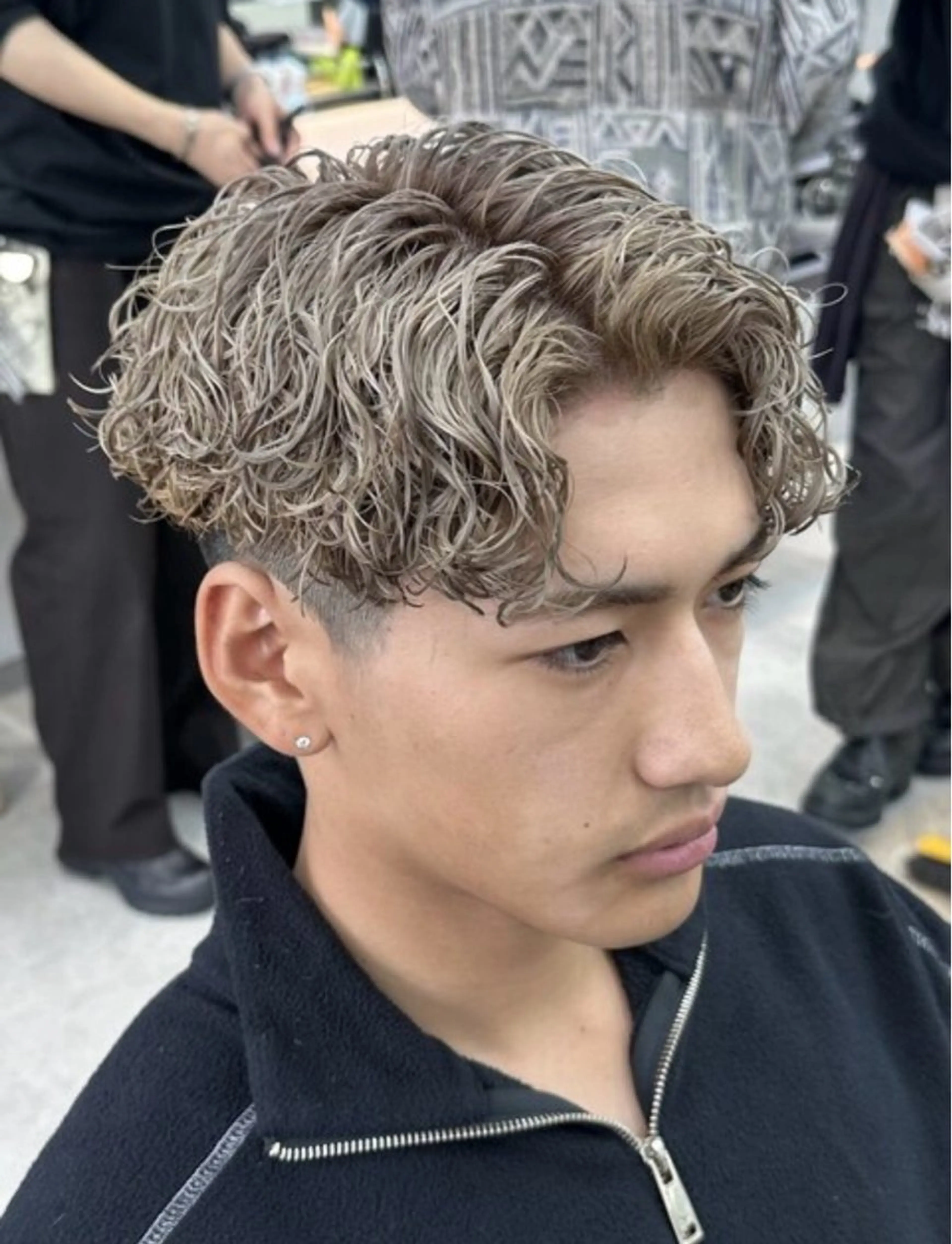 カラー メンズ メンズハイトーン メンズパーマ ハイトーンカラー ヘアカラー 名古屋シャドウパーマ /伊藤恵悟のヘアスタイル