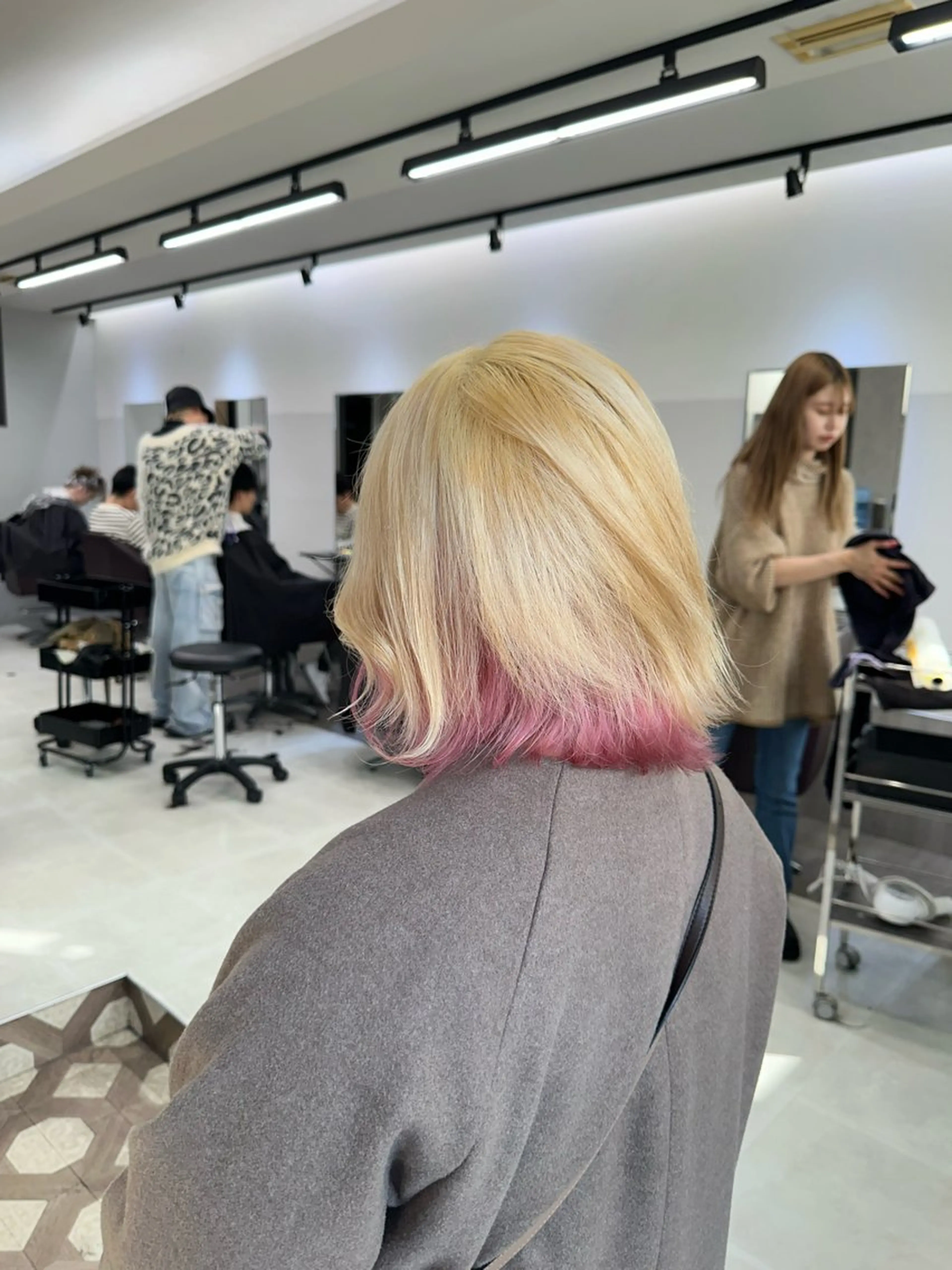 ミディアム カラー 天神大名/ブリーチ 鶴岡和幸/ハイトーンのヘアスタイル