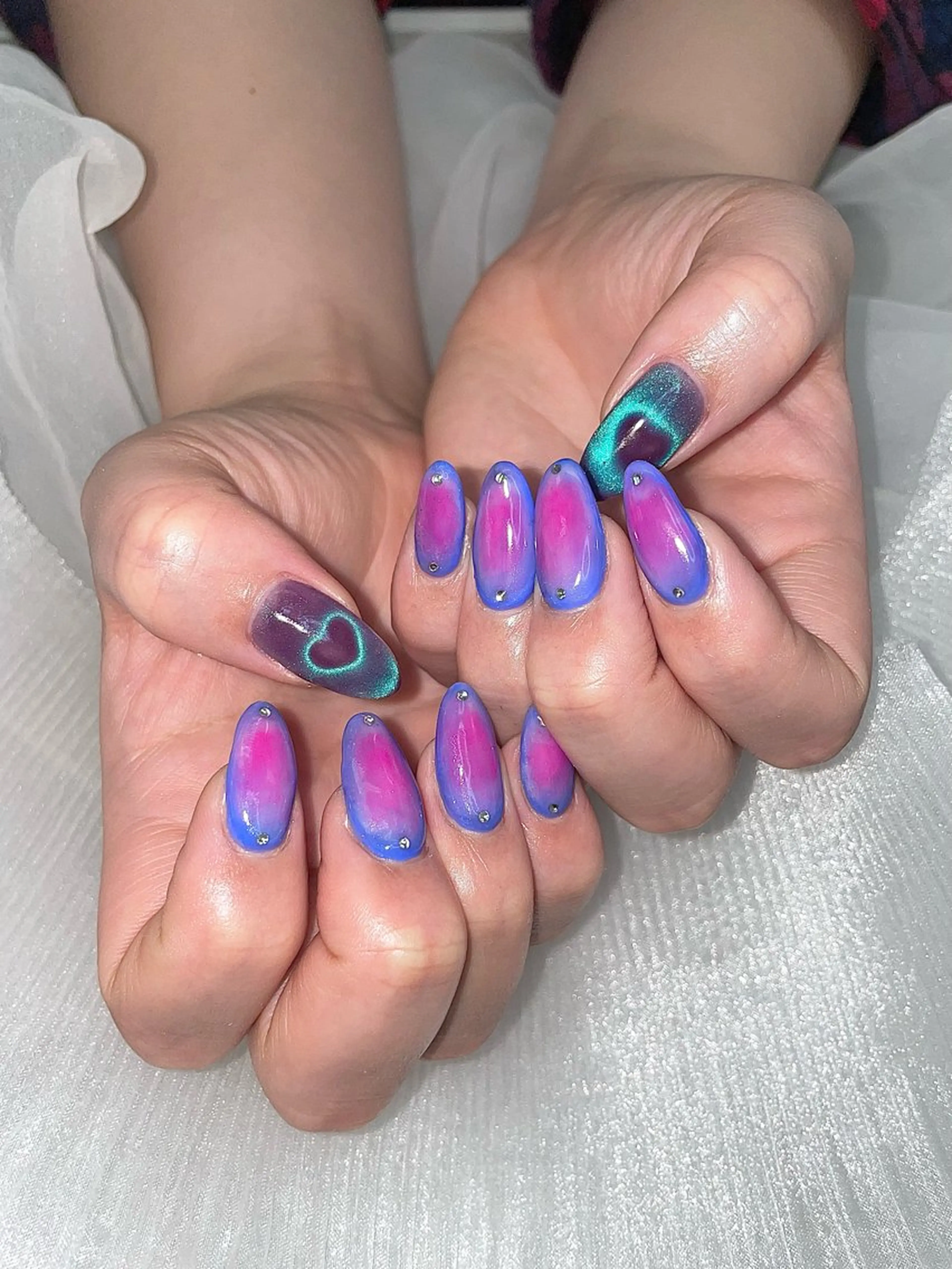 ネイル ハート ハンドネイル 五十嵐 美智のネイルデザイン