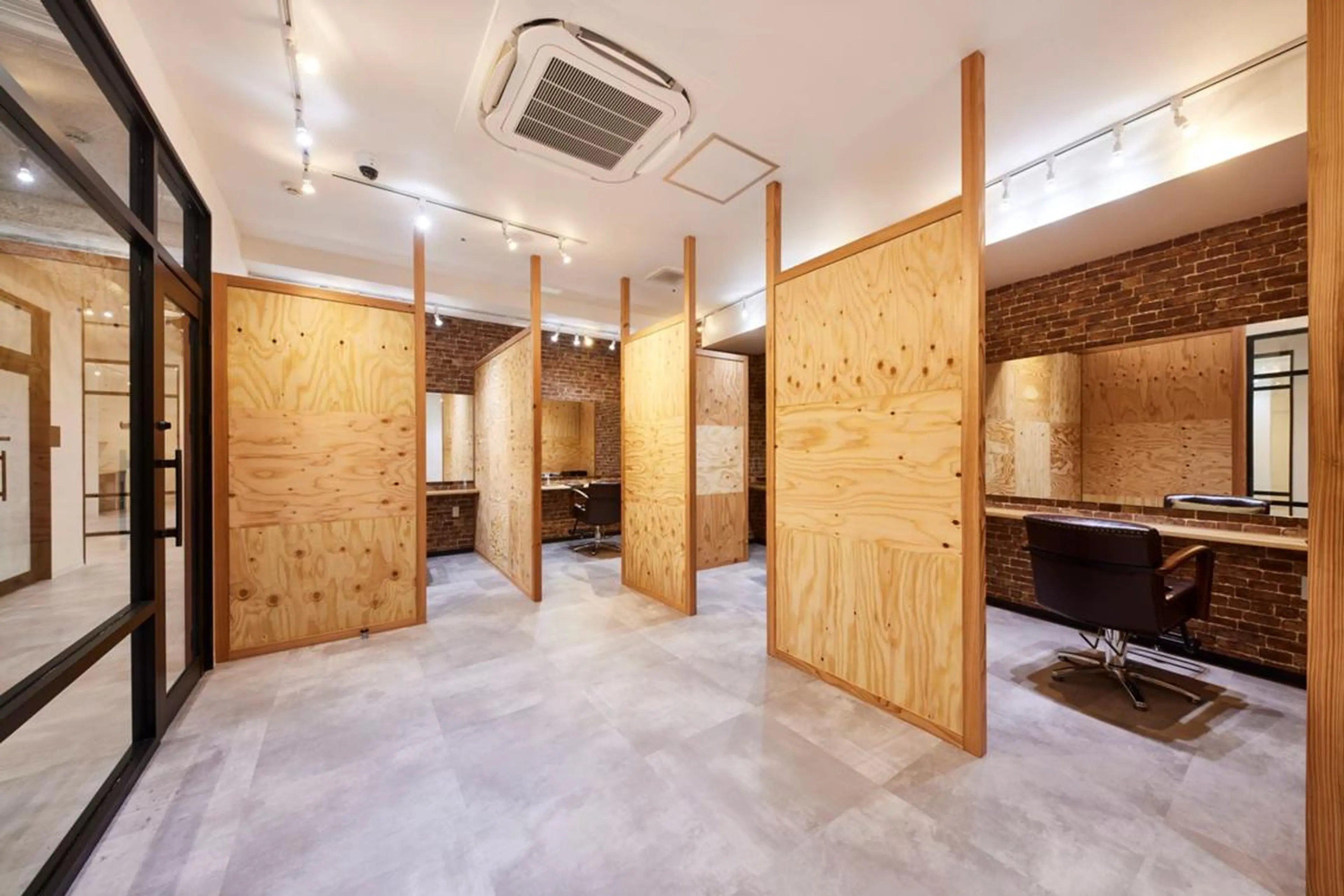 ショート カラー パーマ ヘアアレンジ バレイヤージュ ブリーチ ケアブリーチ デザインカラー ダブルカラー 初めでも安心🌟 newi町田✂のヘアスタイル