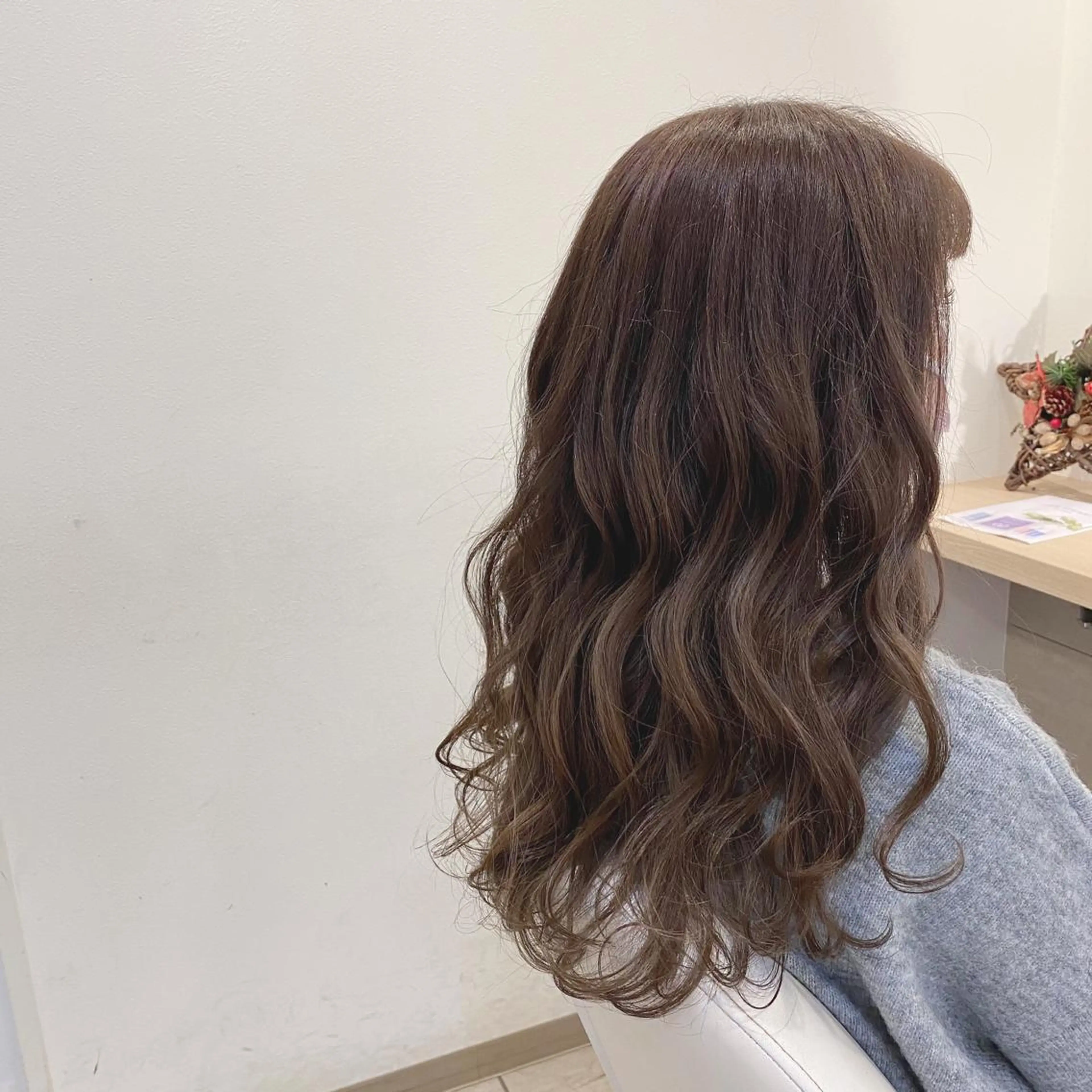 ロング カラー ベージュカラー グレージュ 草津駅近｜ MAYAのヘアスタイル